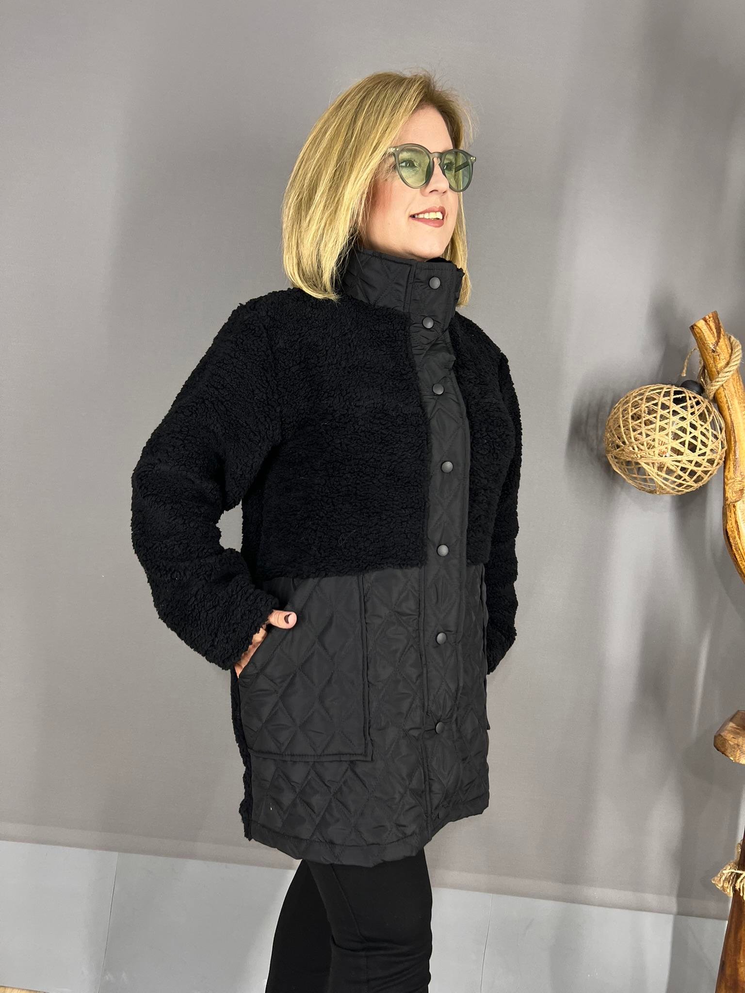 EYZ414 SİYAH PELUŞ ÇITÇITLI CEKET