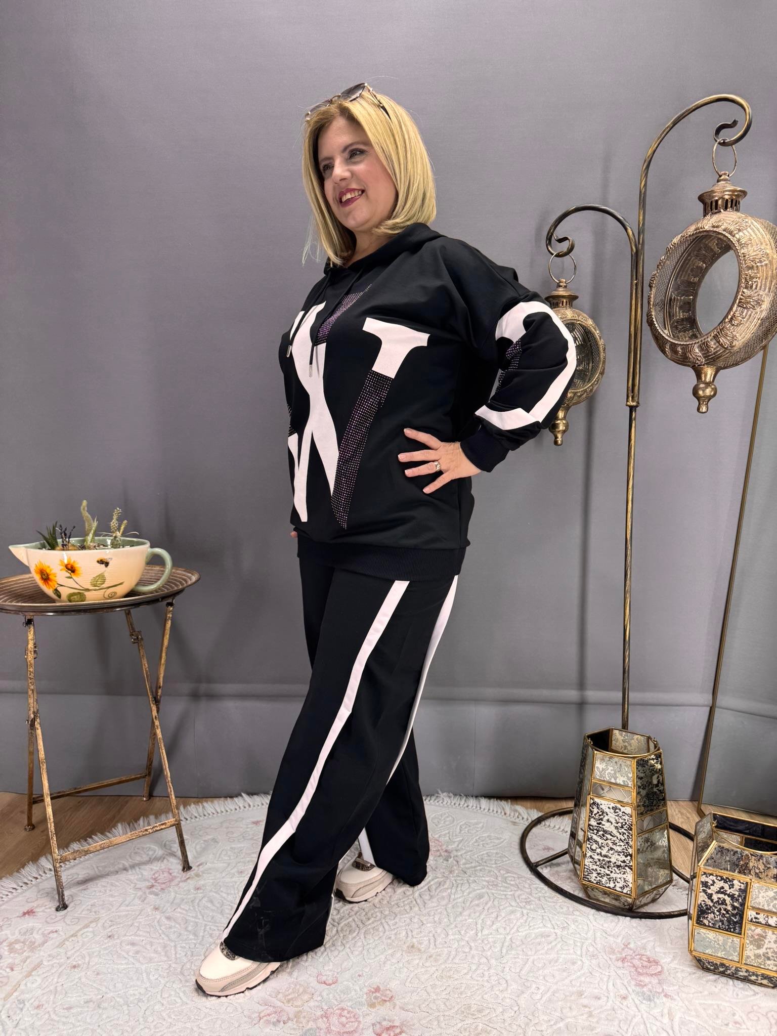 EYZ762 SİYAH W BASKILI TAŞLI EŞOFMAN TAKIM