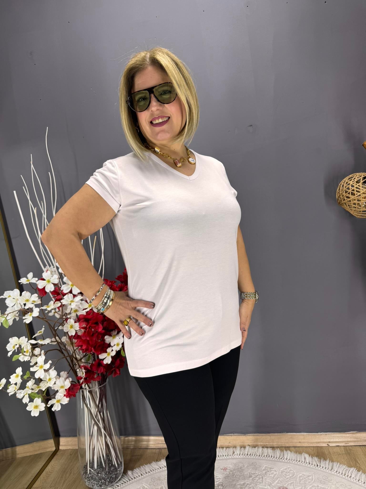 EYZ792 BEYAZ V YAKA BASİC BLUZ