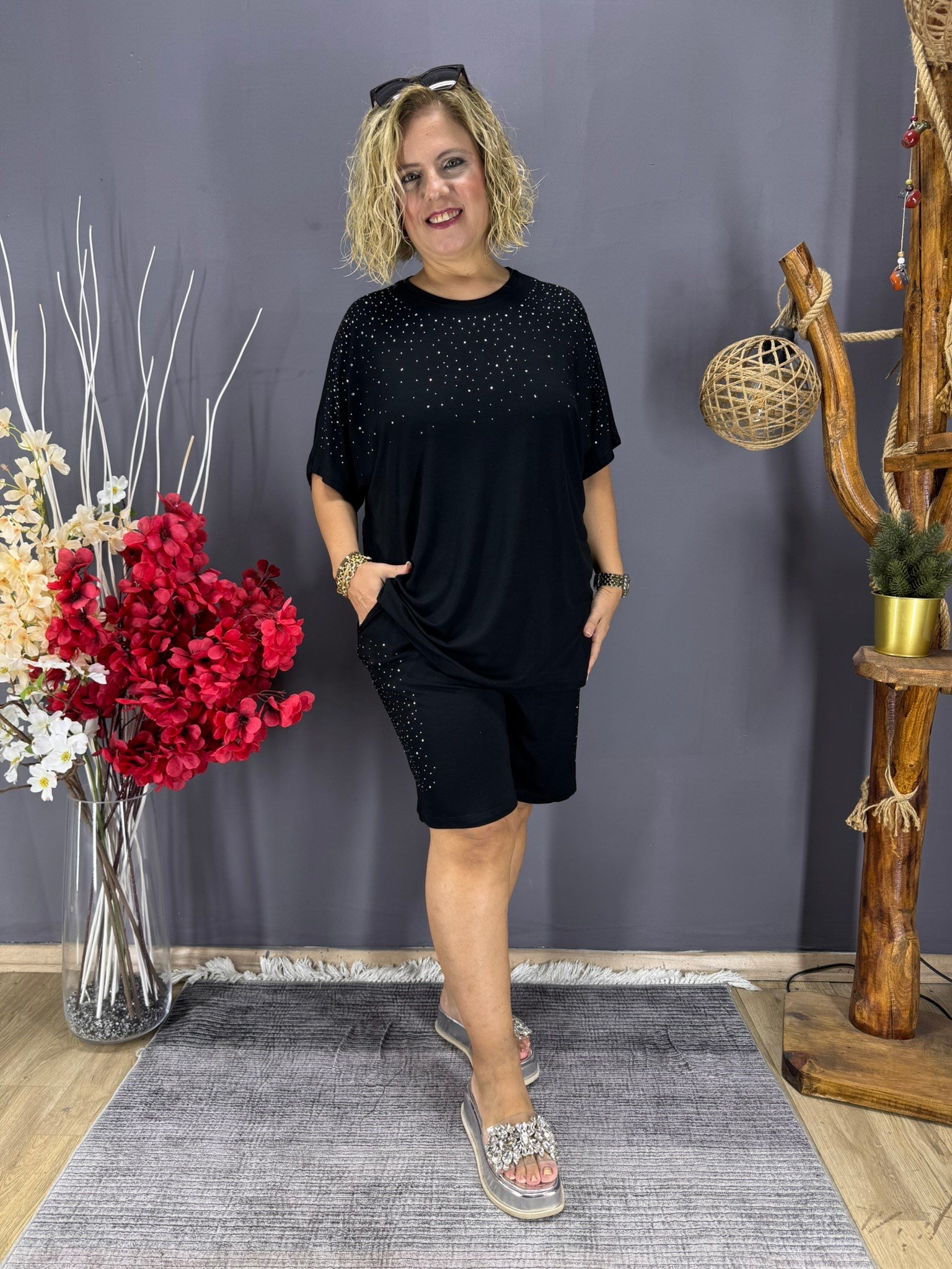 EYZ851 SİYAH TAŞLI CEPLİ ŞORTLU TAKIM