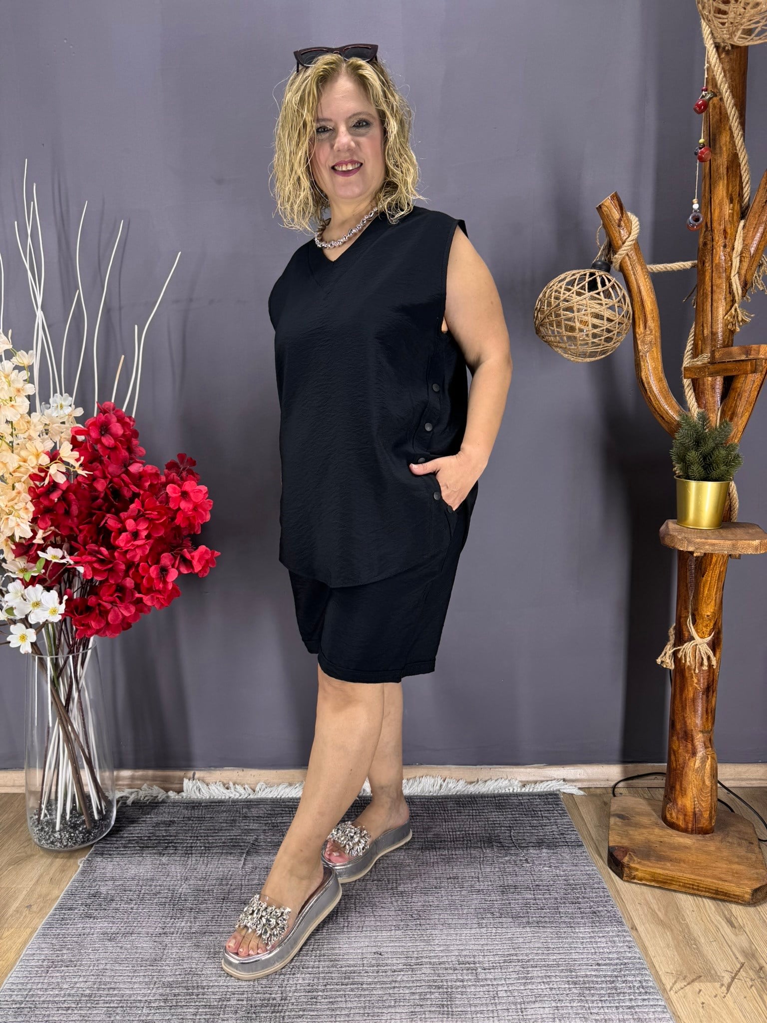 EYZ919 SİYAH YAN DÜĞME AKSESUARLI MODAL KUMAŞ ŞORTLU TAKIM
