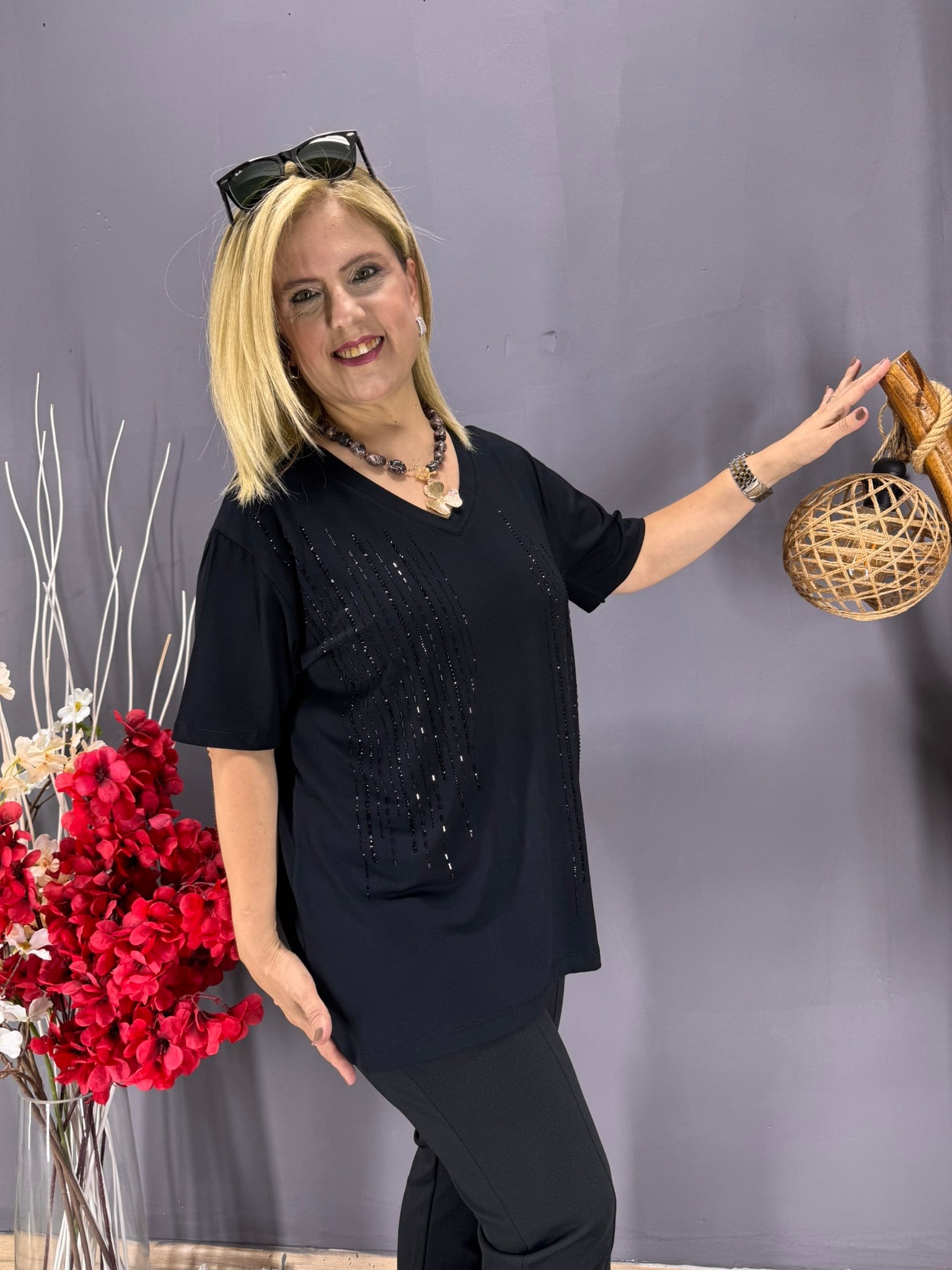 EYZ929 SİYAH GÜMÜŞ TAŞLI ARKASI A PİLELİ PENYE BLUZ