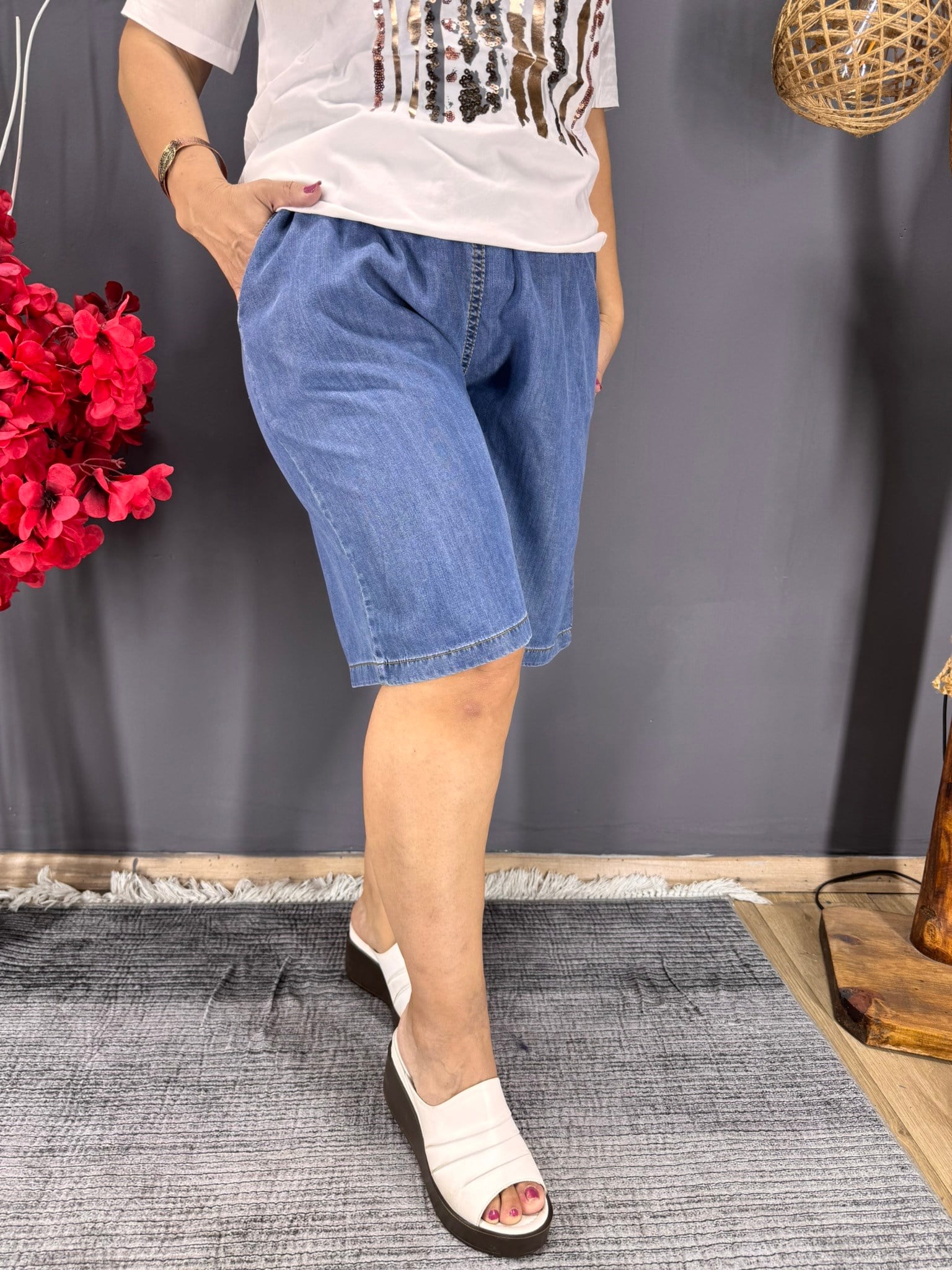 EYZ937 MAVİ BEL LASTİKLİ CEPLİ KOT ŞORT
