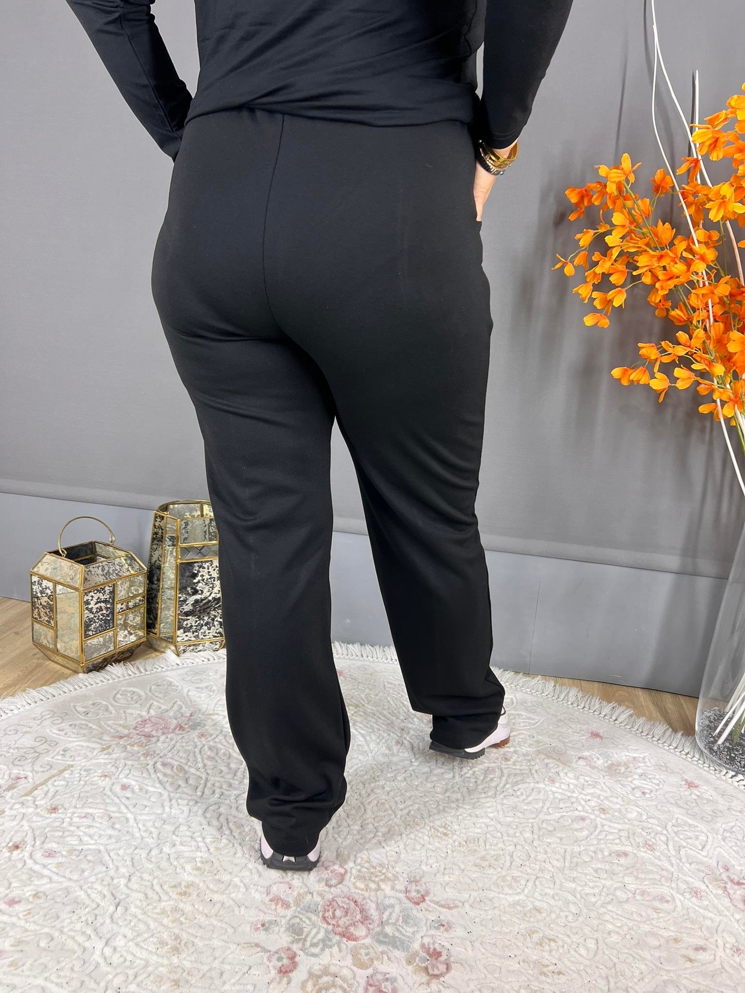 SİYAH CEPLİ ÖN BİYELİ GENİŞ KALIP TEK ALT PANTOLON