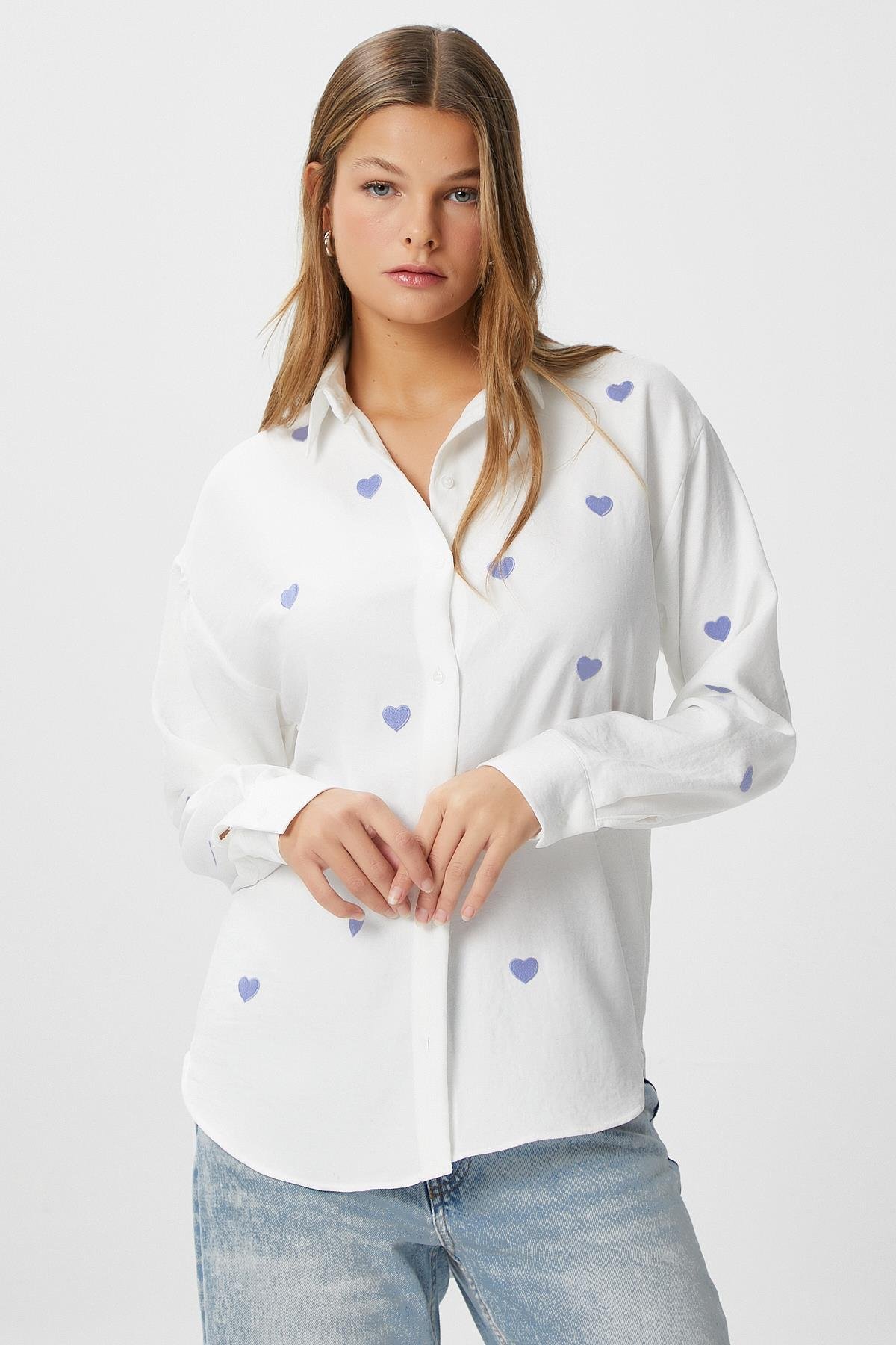 Kadın Adela Mavi Kalp Nakışlı Gömlek