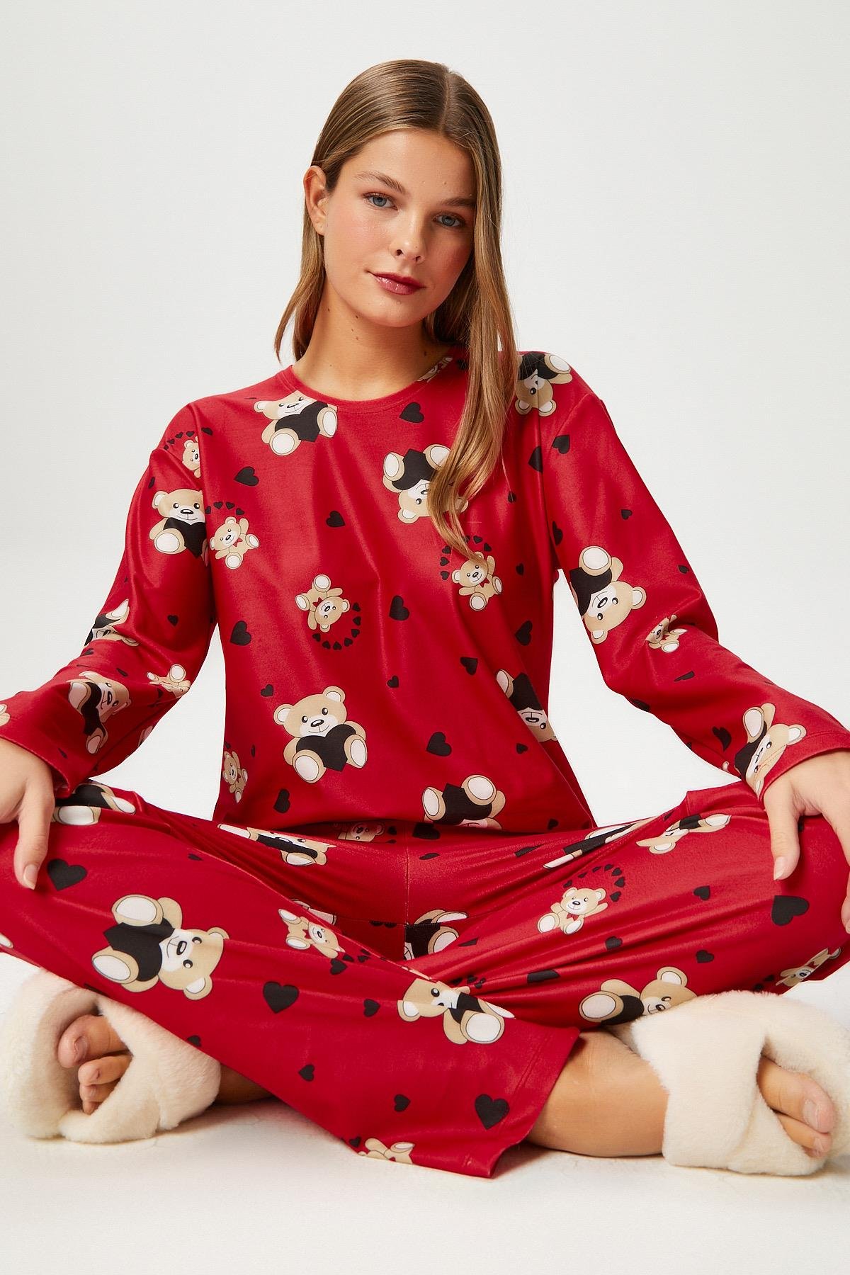 Kadın Ely Premium Bisiklet Yaka Kırmızı Ayıcık Süet Doku Yılbaşı Pijama Takımı