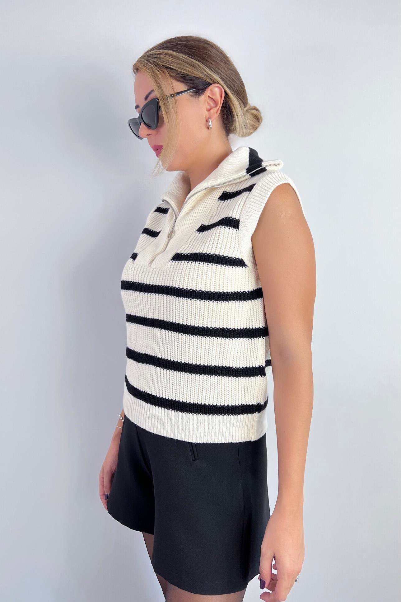Kadın Marin Krem Çizgili Polo Yaka Fermuarlı Triko Süveter