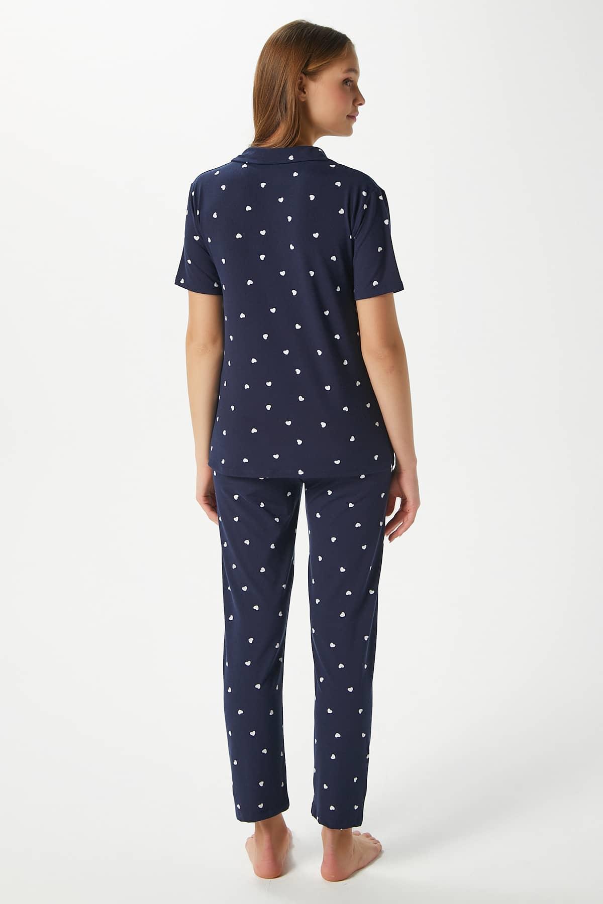 Kadın Mia Yumuşak Doku Lacivert Kalp Desen Ön Düğmeli Kısa Kollu Pijama Takımı