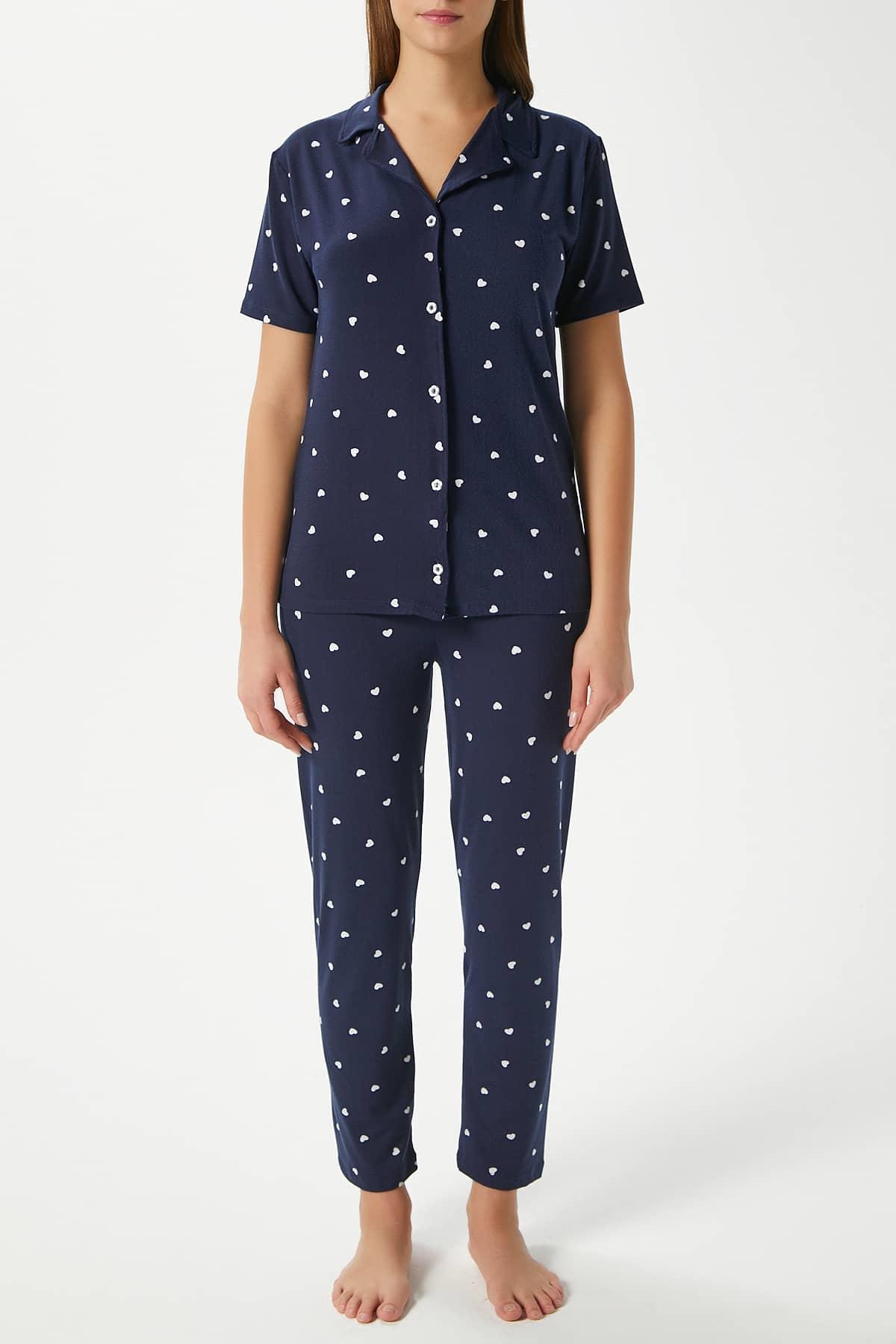 Kadın Mia Yumuşak Doku Lacivert Kalp Desen Ön Düğmeli Kısa Kollu Pijama Takımı