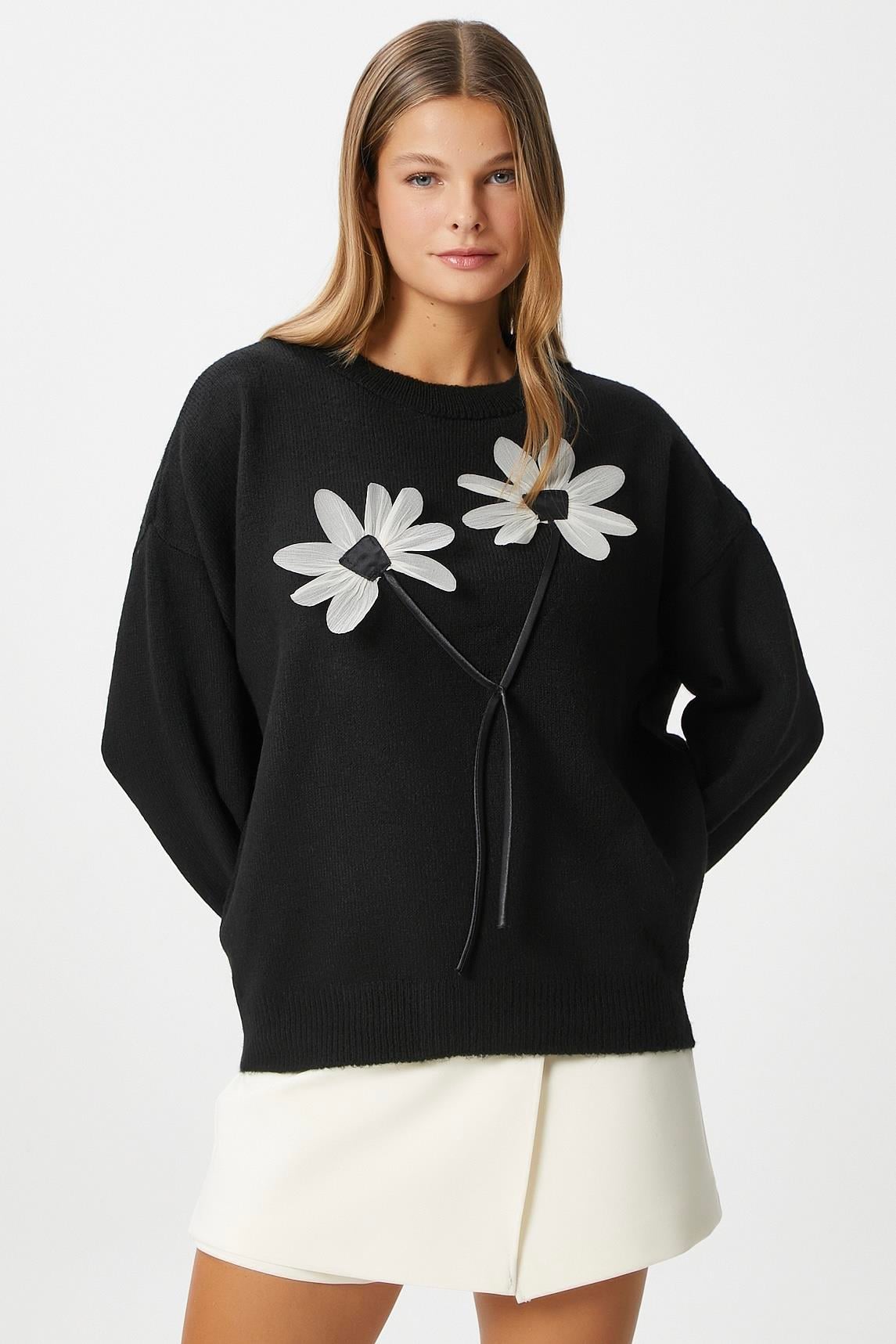 Kadın Miranda Çiçek Detay Siyah Triko Kazak