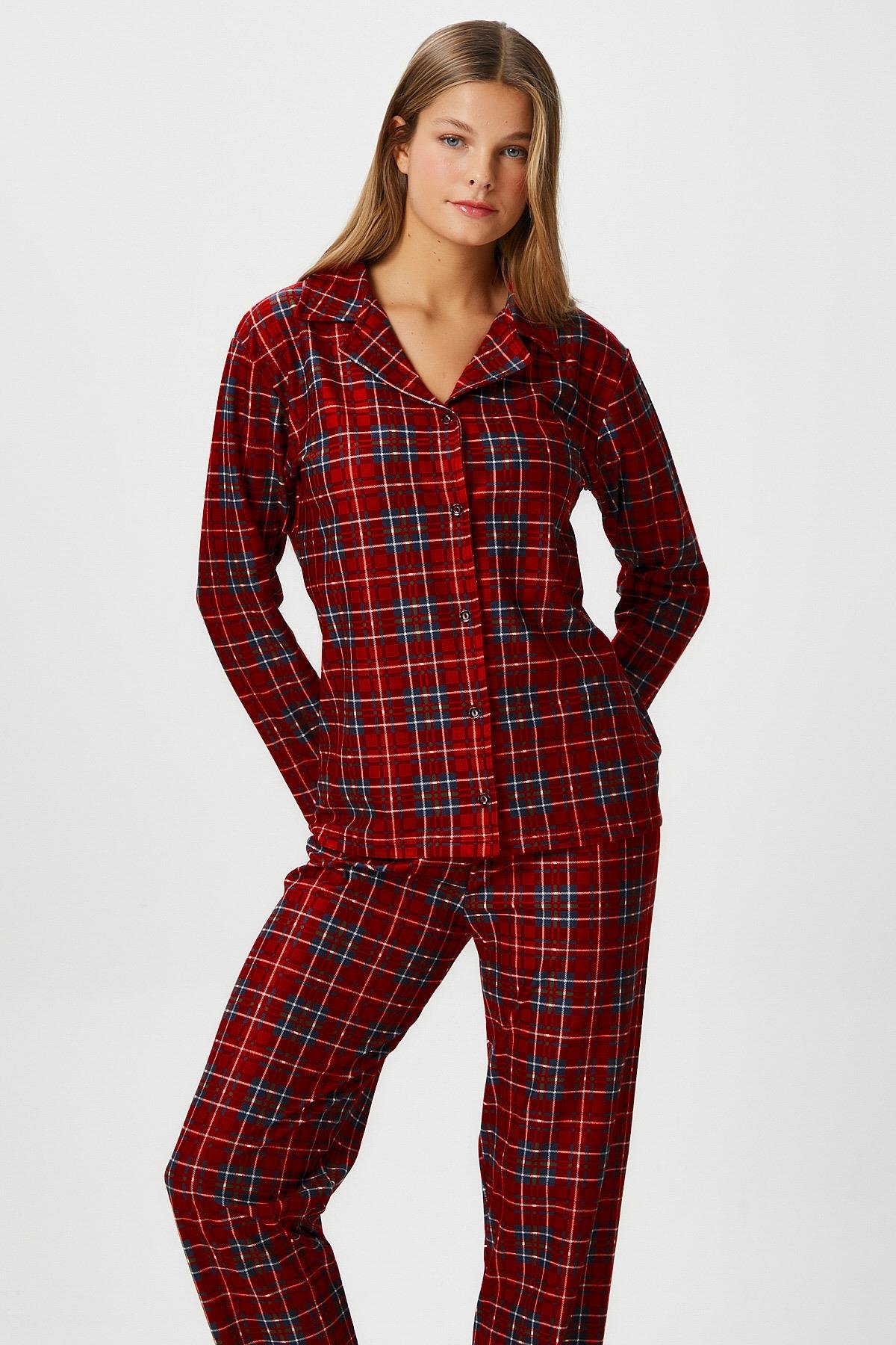 Kadın Nora Premium Kırmızı Ekose Süet Doku Düğmeli Yılbaşı Pijama Takımı