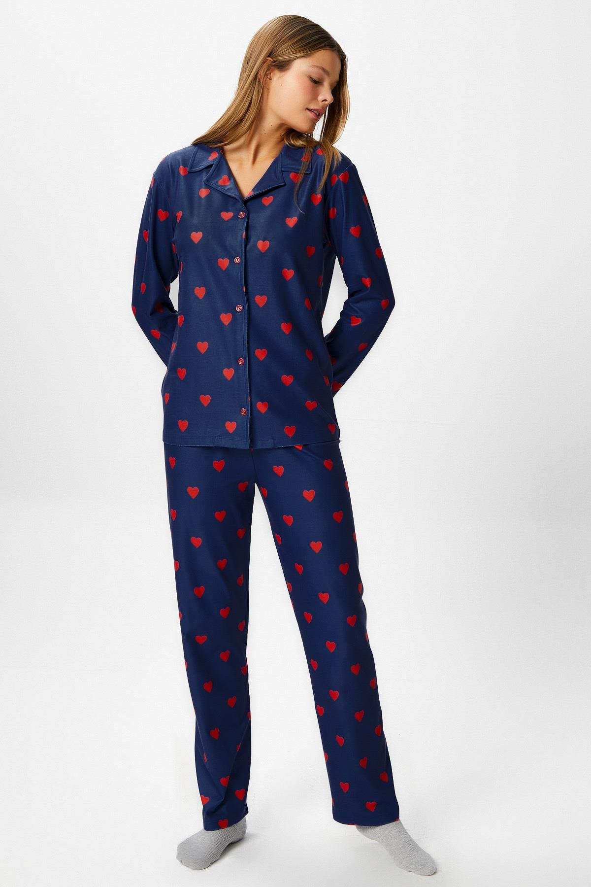 Kadın Nora Premium Lacivert Kalp Desen Süet Doku Düğmeli Yılbaşı Pijama Takımı