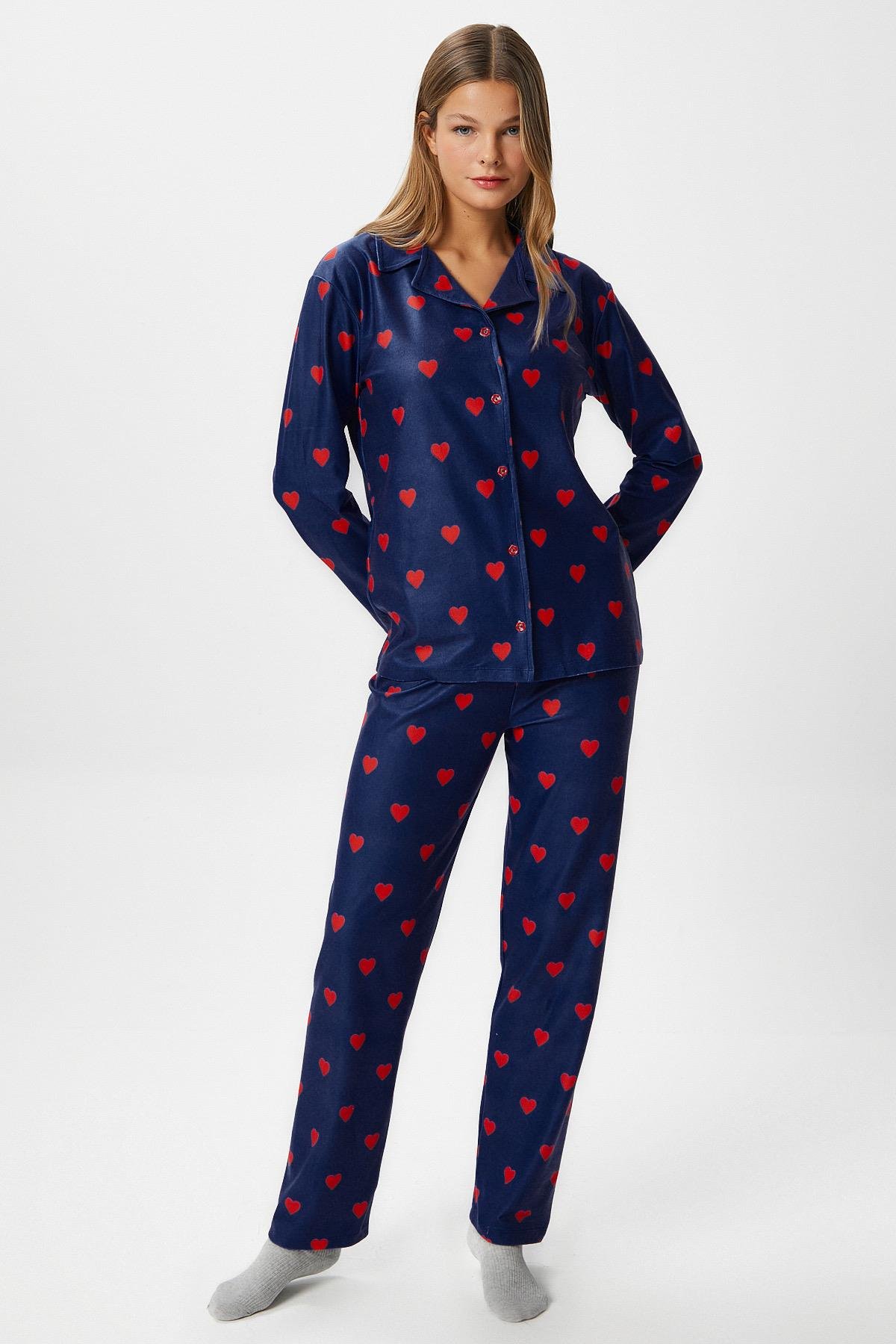 Kadın Nora Premium Lacivert Kalp Desen Süet Doku Düğmeli Yılbaşı Pijama Takımı