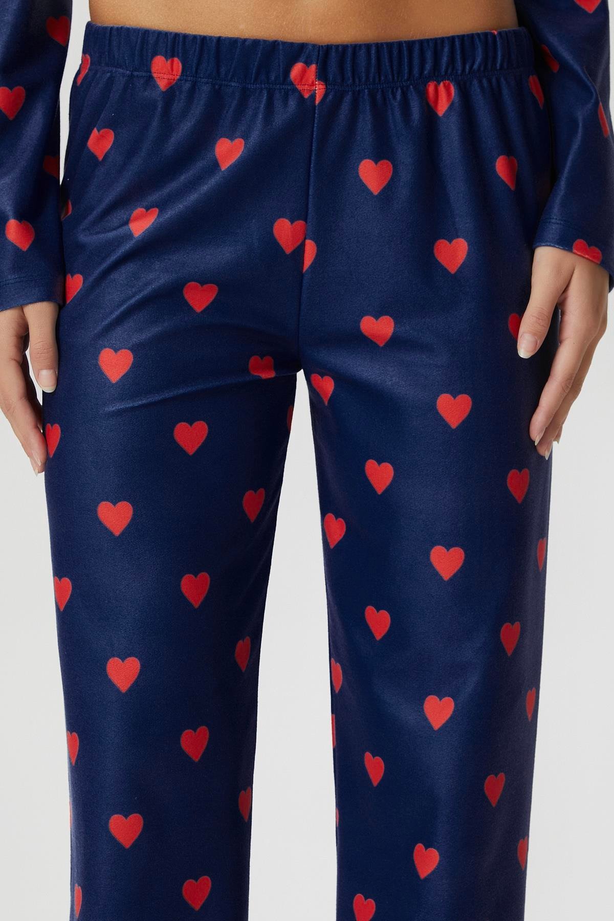 Kadın Nora Premium Lacivert Kalp Desen Süet Doku Düğmeli Yılbaşı Pijama Takımı