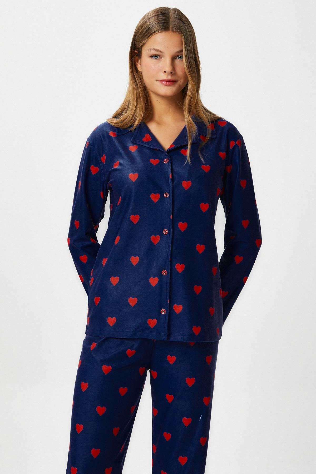 Kadın Nora Premium Lacivert Kalp Desen Süet Doku Düğmeli Yılbaşı Pijama Takımı