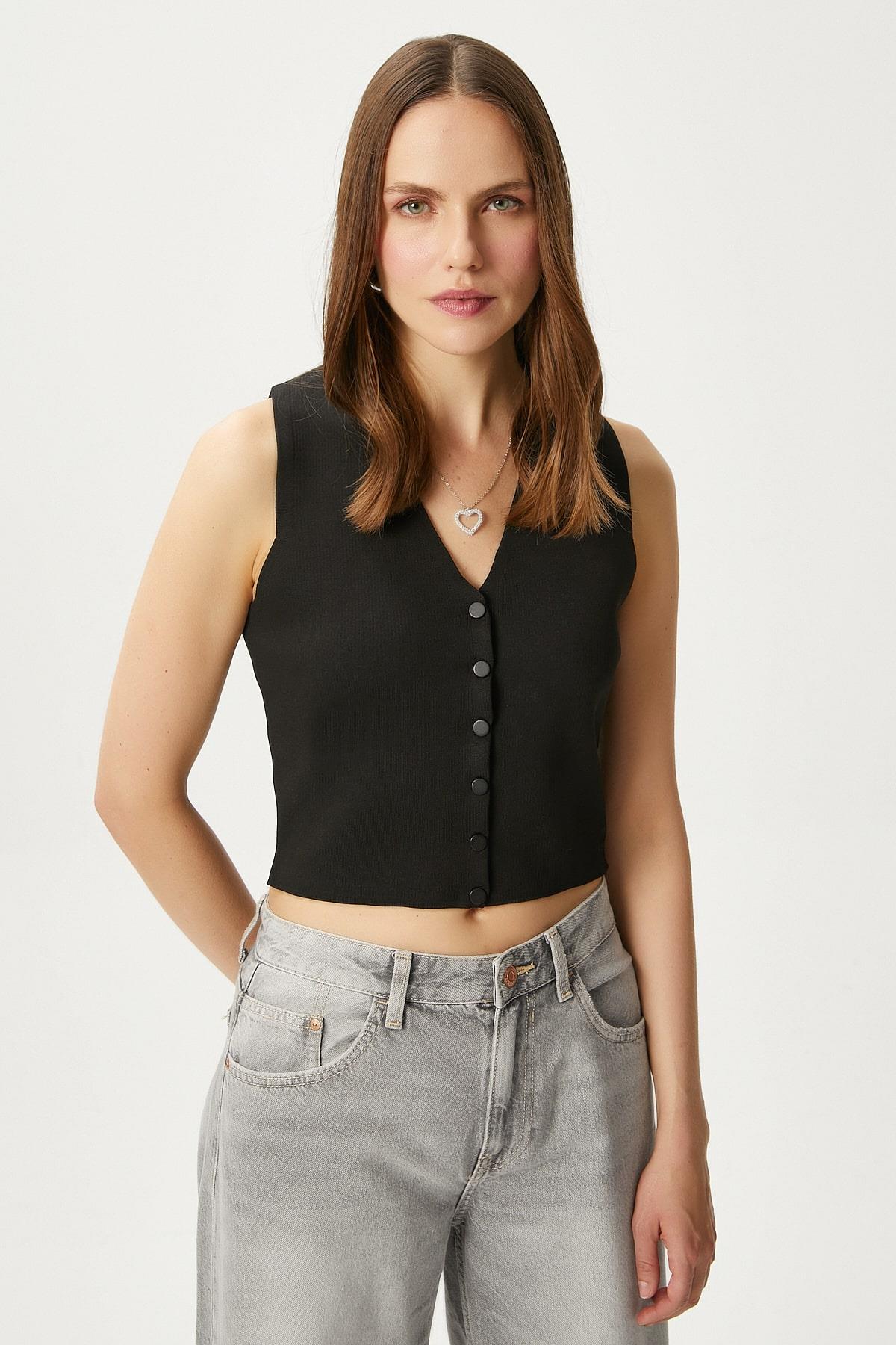 Kadın Petite Çıtçıtlı Crop Siyah Triko Yelek