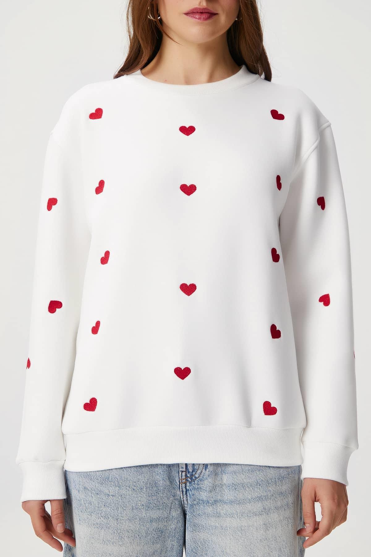 Kadın Pretty Beyaz Kırmızı Minik Kalp Sweatshirt