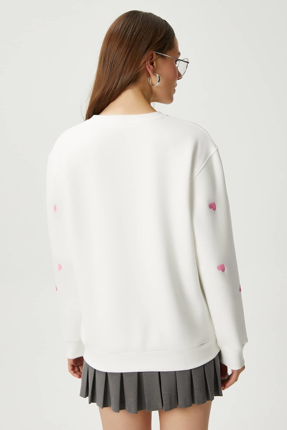 Kadın Pretty Beyaz Pembe Minik Kalp Sweatshirt