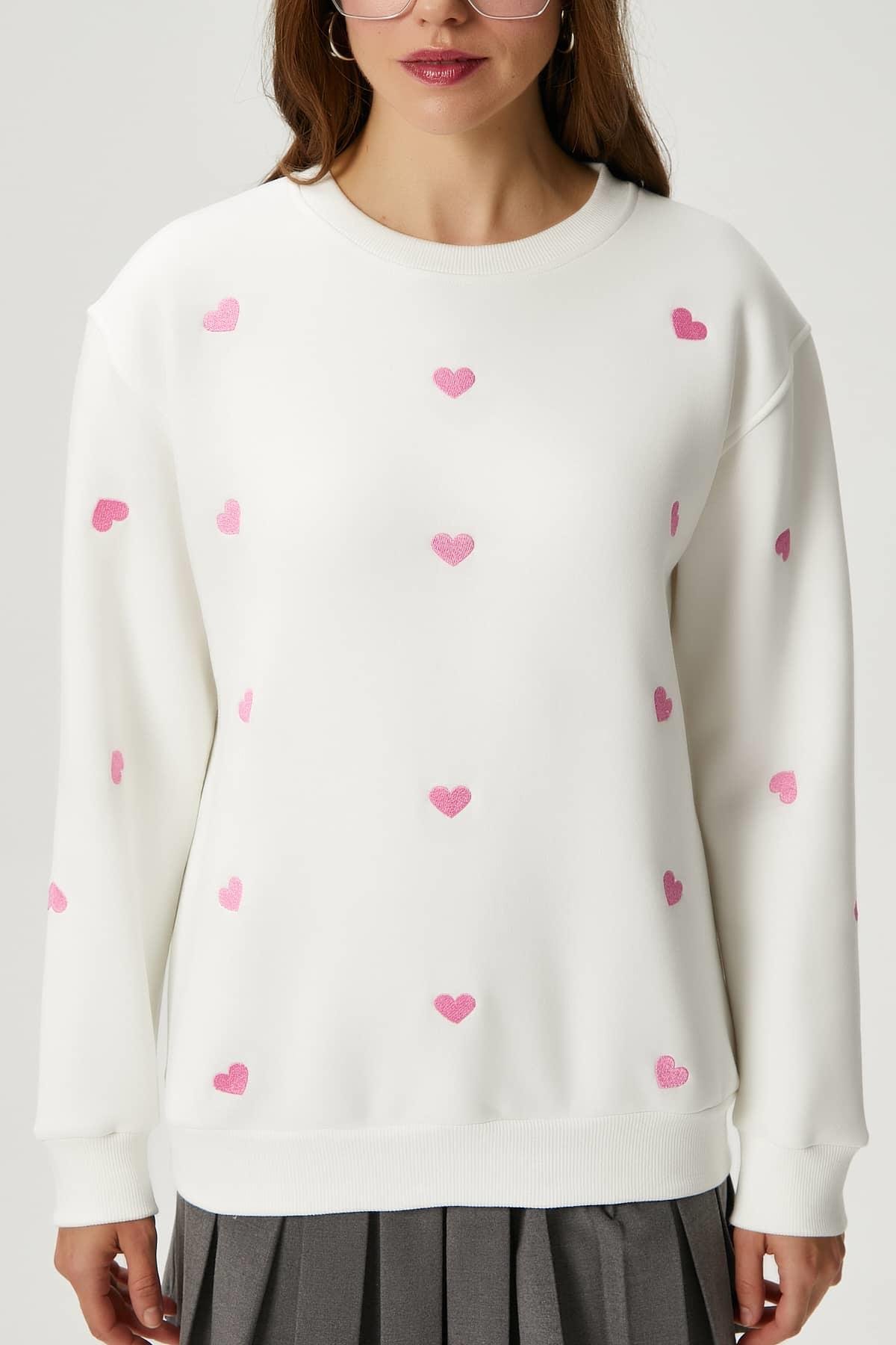 Kadın Pretty Beyaz Pembe Minik Kalp Sweatshirt
