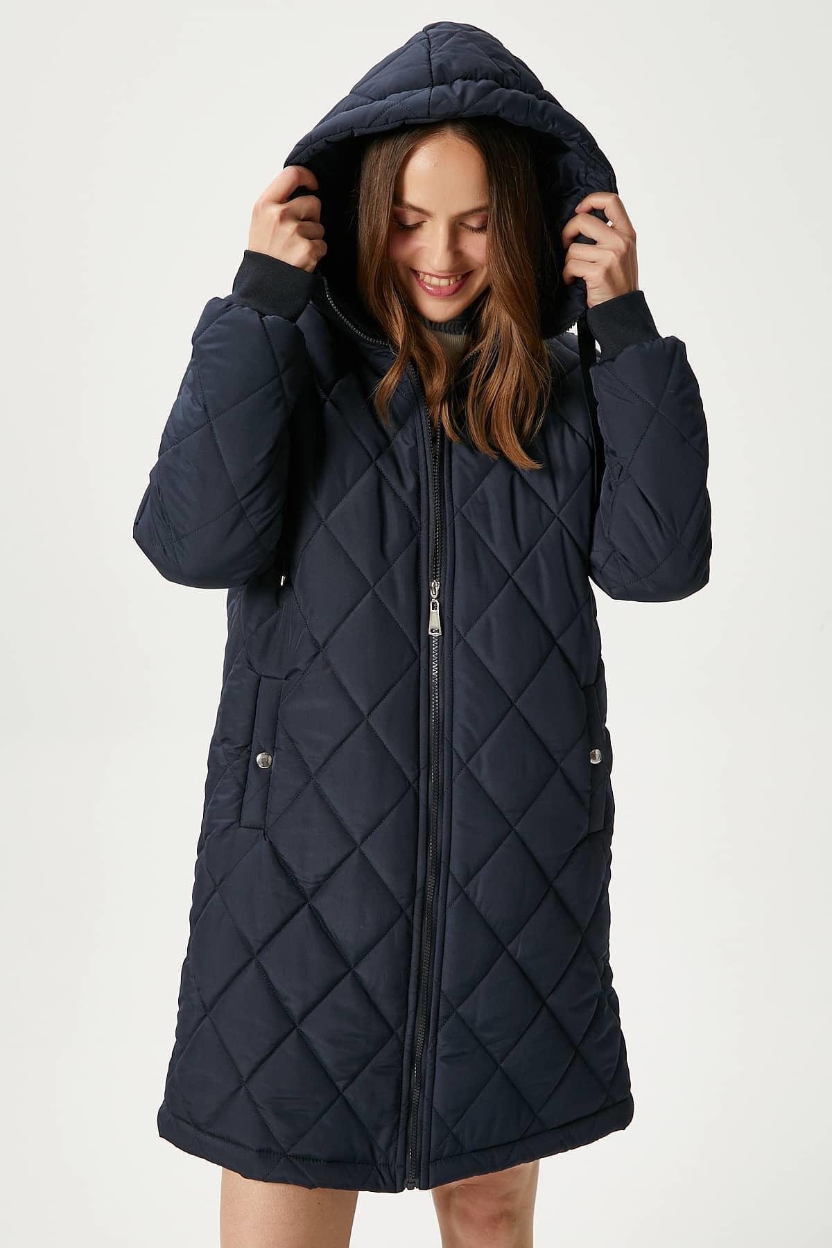 Kadın Sporty Kapüşonlu Kapitone Lacivert Kaban