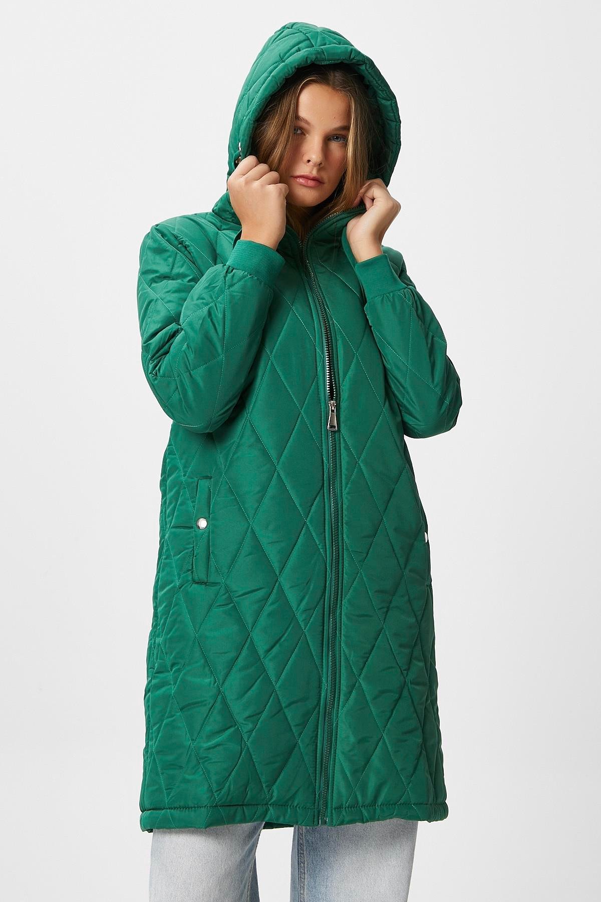 Kadın Sporty Kapüşonlu Kapitone Yeşil Kaban