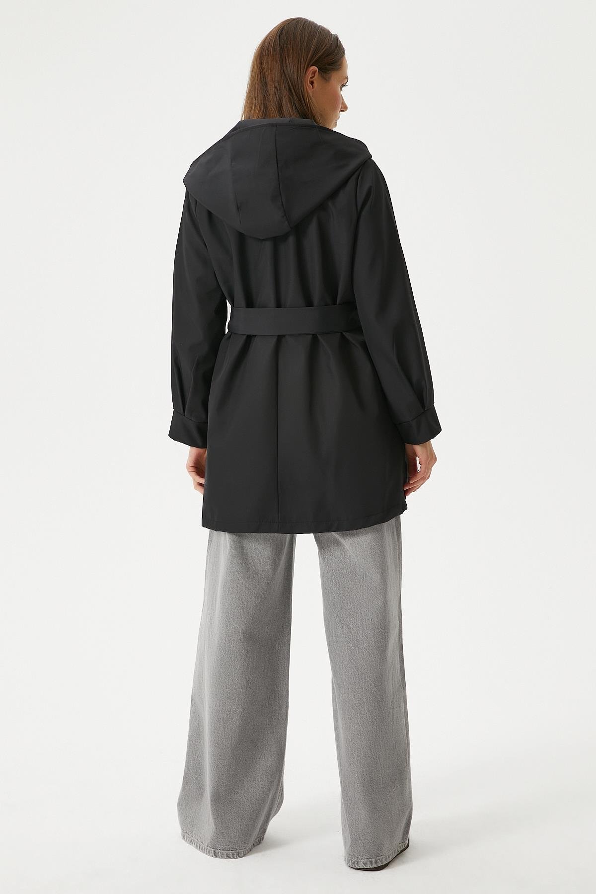 Kadın Trendy Kapüşonlu Çıtçıtlı Siyah Trençkot