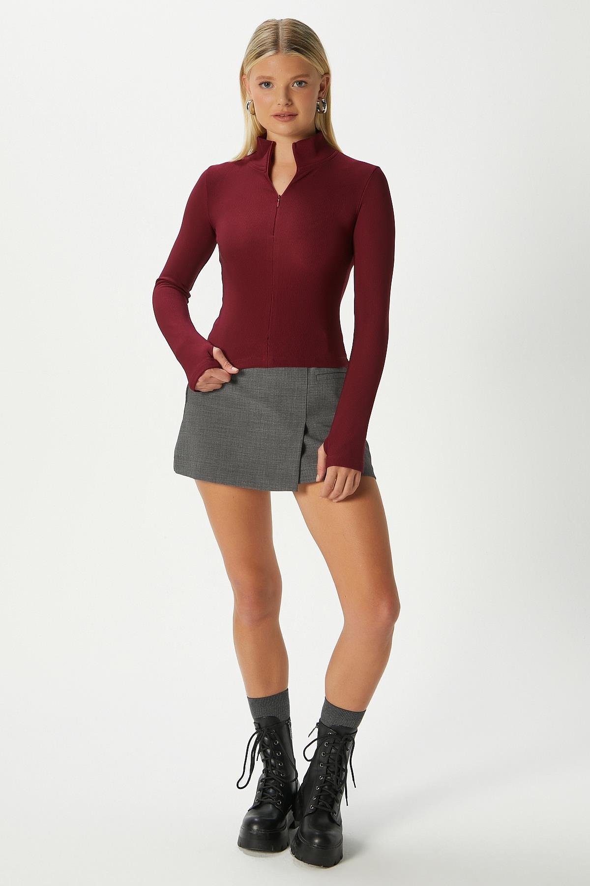 Lithe Vucuda Oturan Yarım Fermuarlı Fitilli Bordo Bluz