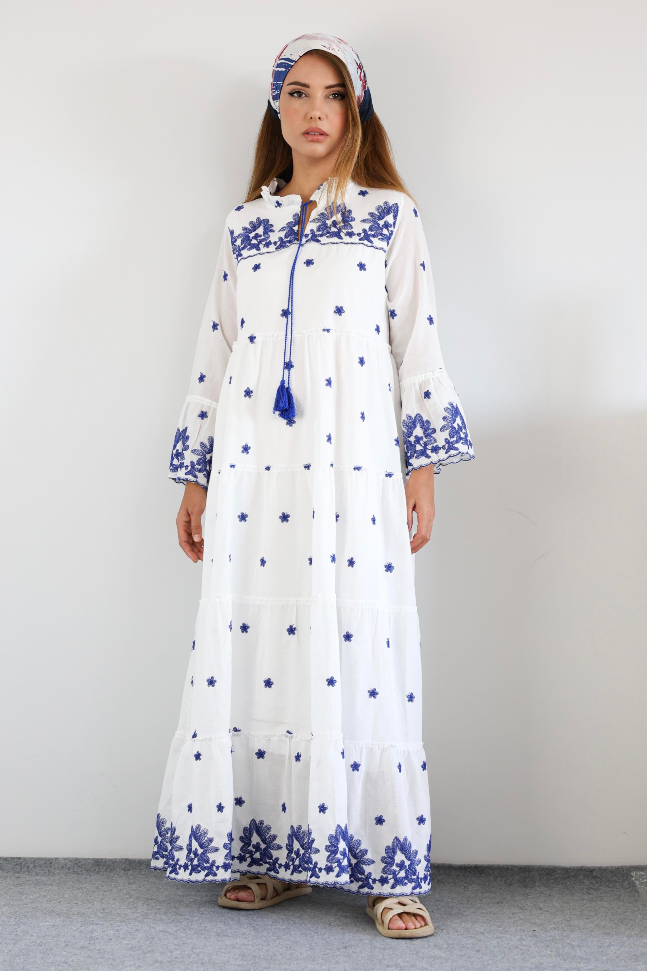 Prive Nakış Detaylı Astarlı Uzun Elbise