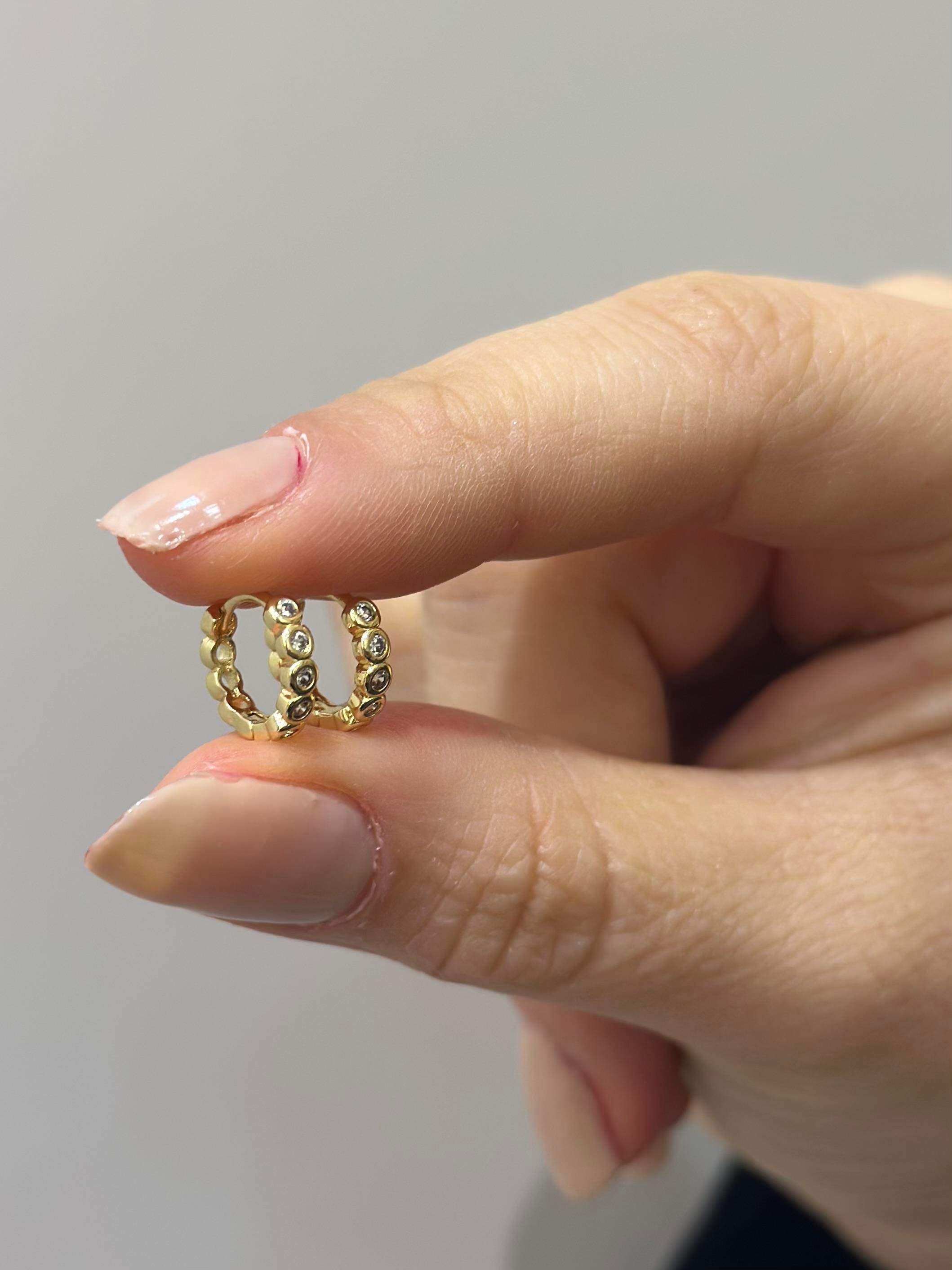 Küpe gold halka taşlı
