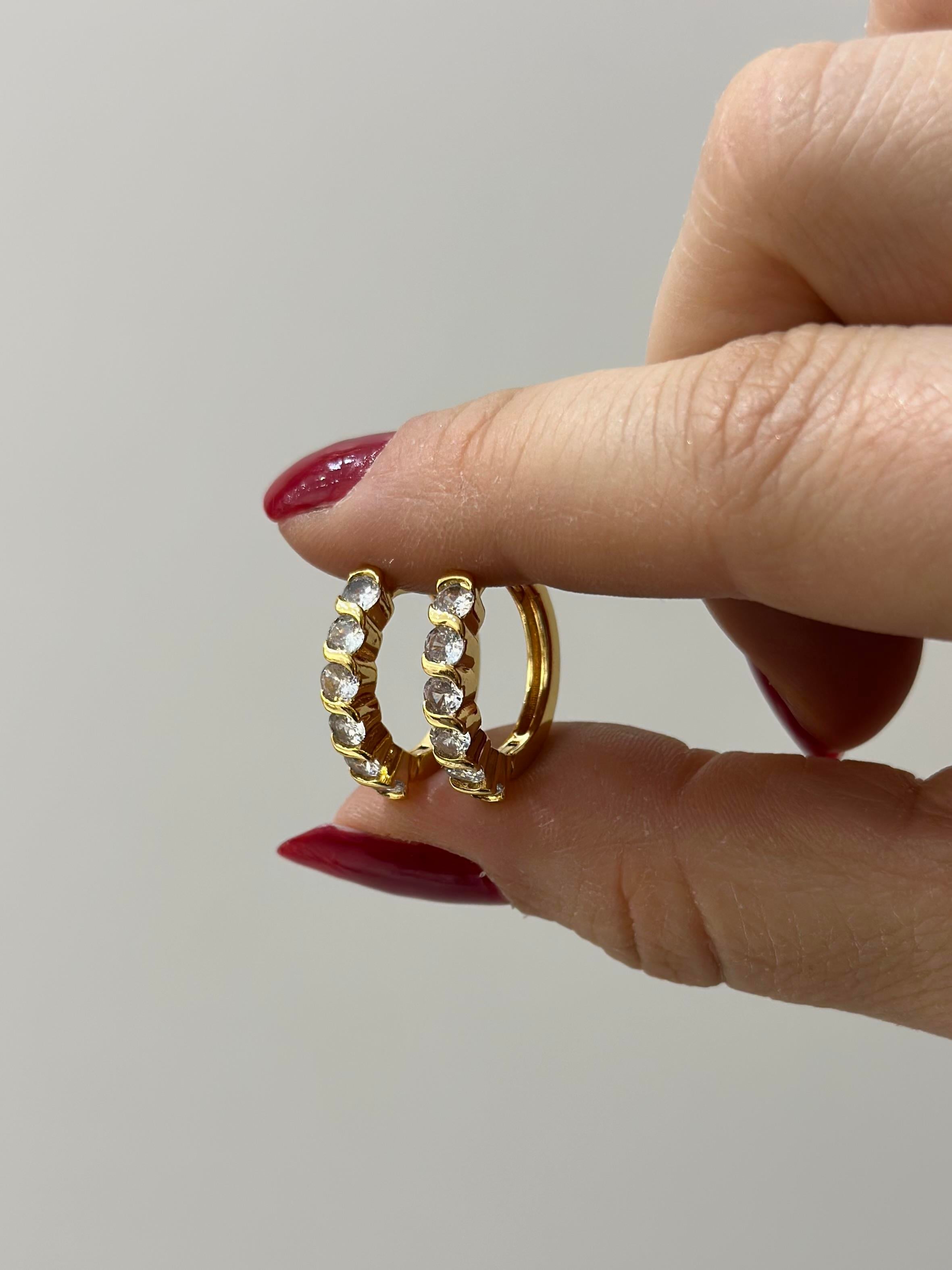 Küpe gold taşlı