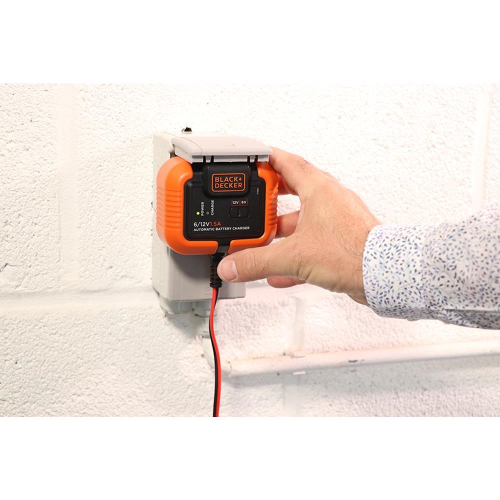BLACK+DECKER BXA21USB 6V/12V 72A Akıllı Akü Şarj ve Akü Bakım Cihazı + PIUSB2BE 3.1 Amper Çift Çıkışlı USB Araç Şarj Cihazı