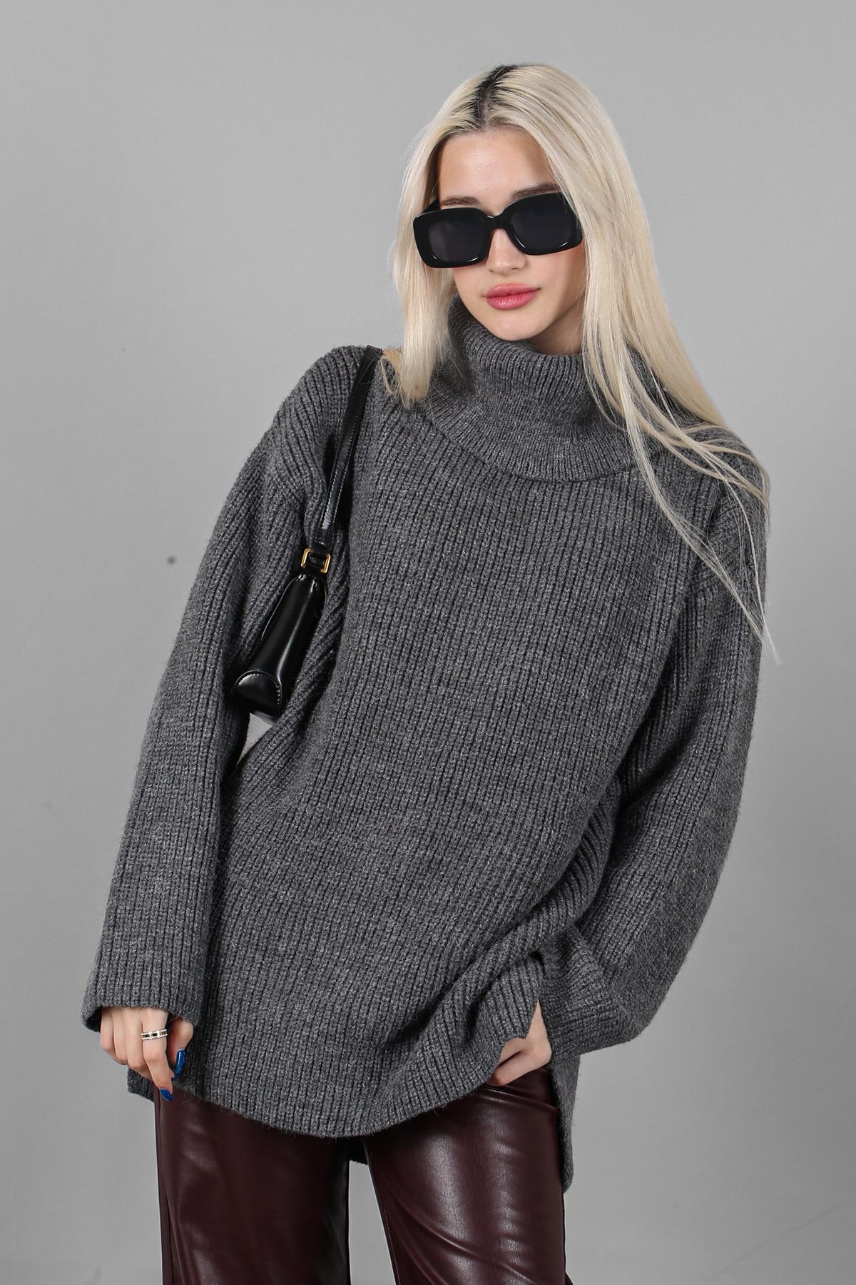 Antrasit Oversize Boğazlı Triko Kazak MG1592