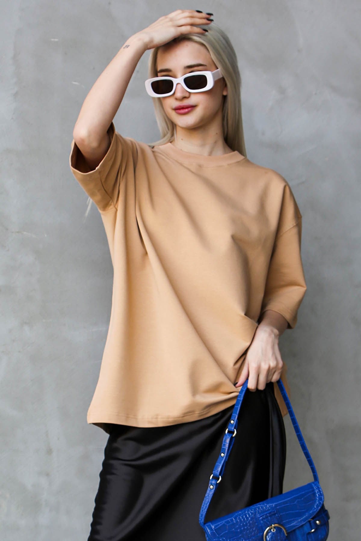 Bej Bisiklet Yaka Basic Oversize T-shirt MG1687