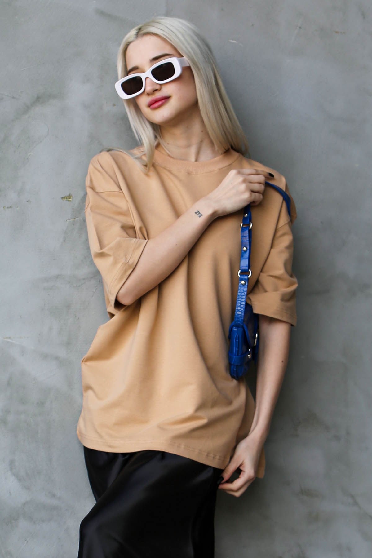 Bej Bisiklet Yaka Basic Oversize T-shirt MG1687