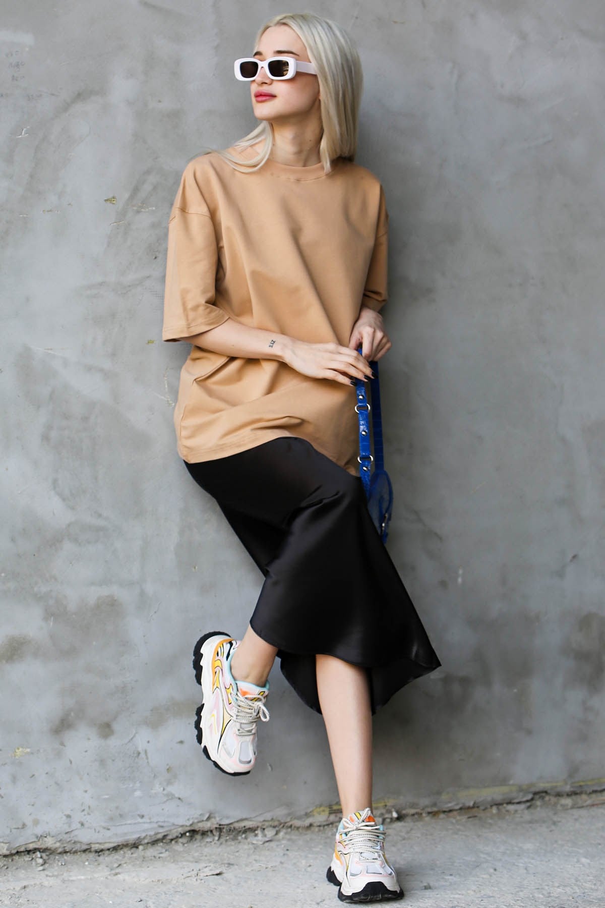 Bej Bisiklet Yaka Basic Oversize T-shirt MG1687