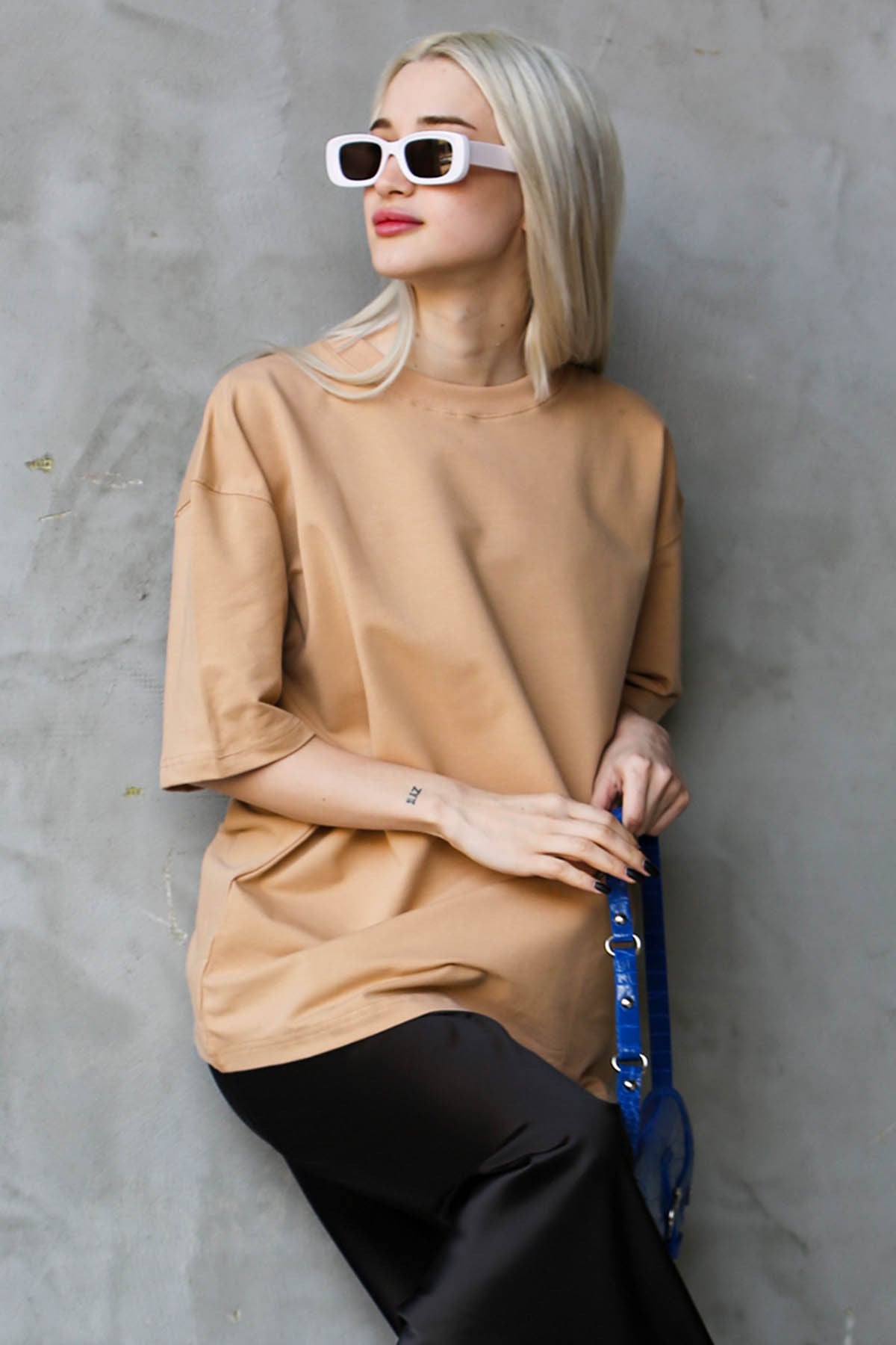 Bej Bisiklet Yaka Basic Oversize T-shirt MG1687