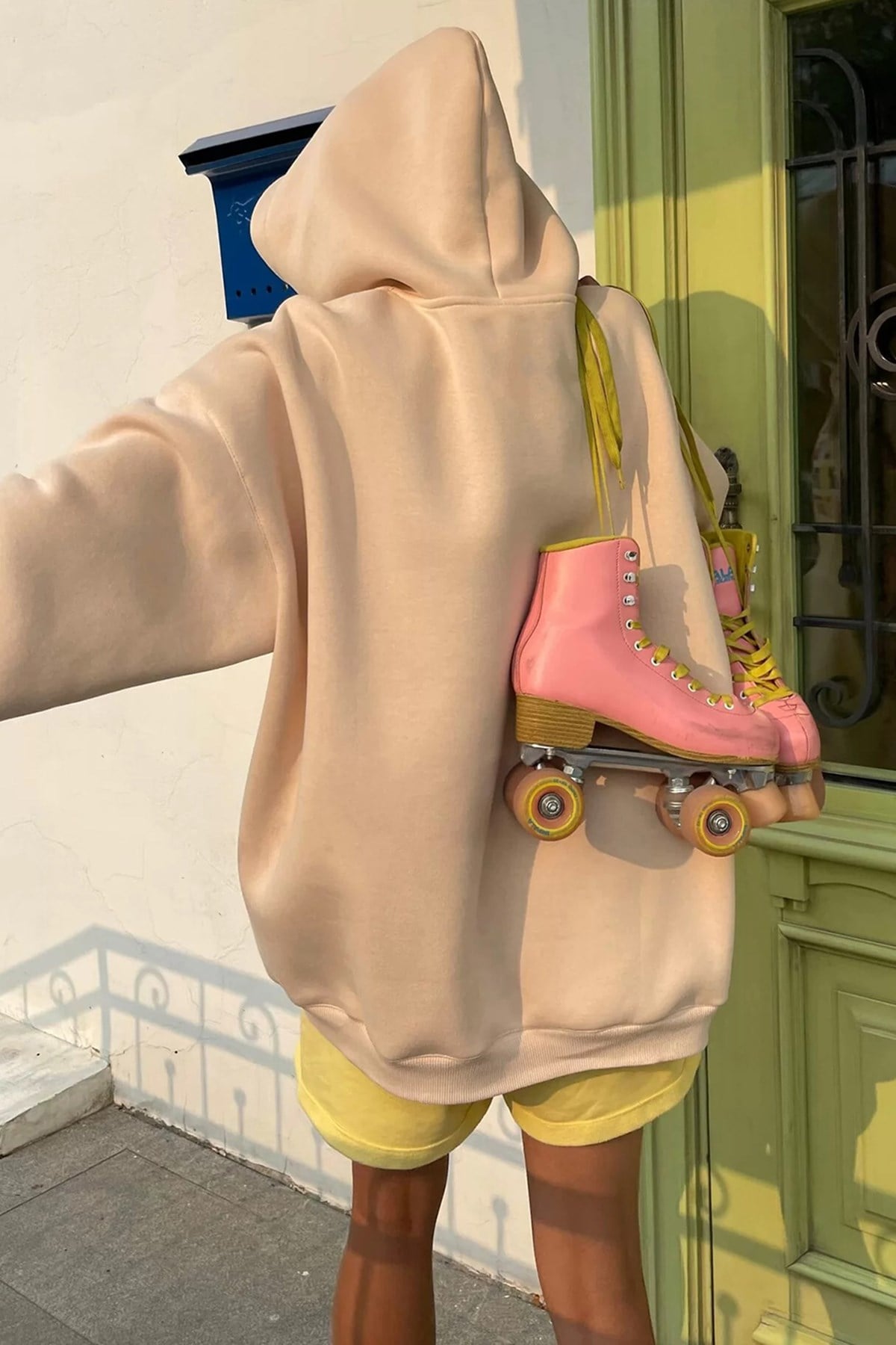 Bej Renkli Nakışlı Bisiklet Yaka Sweatshirt MG1574