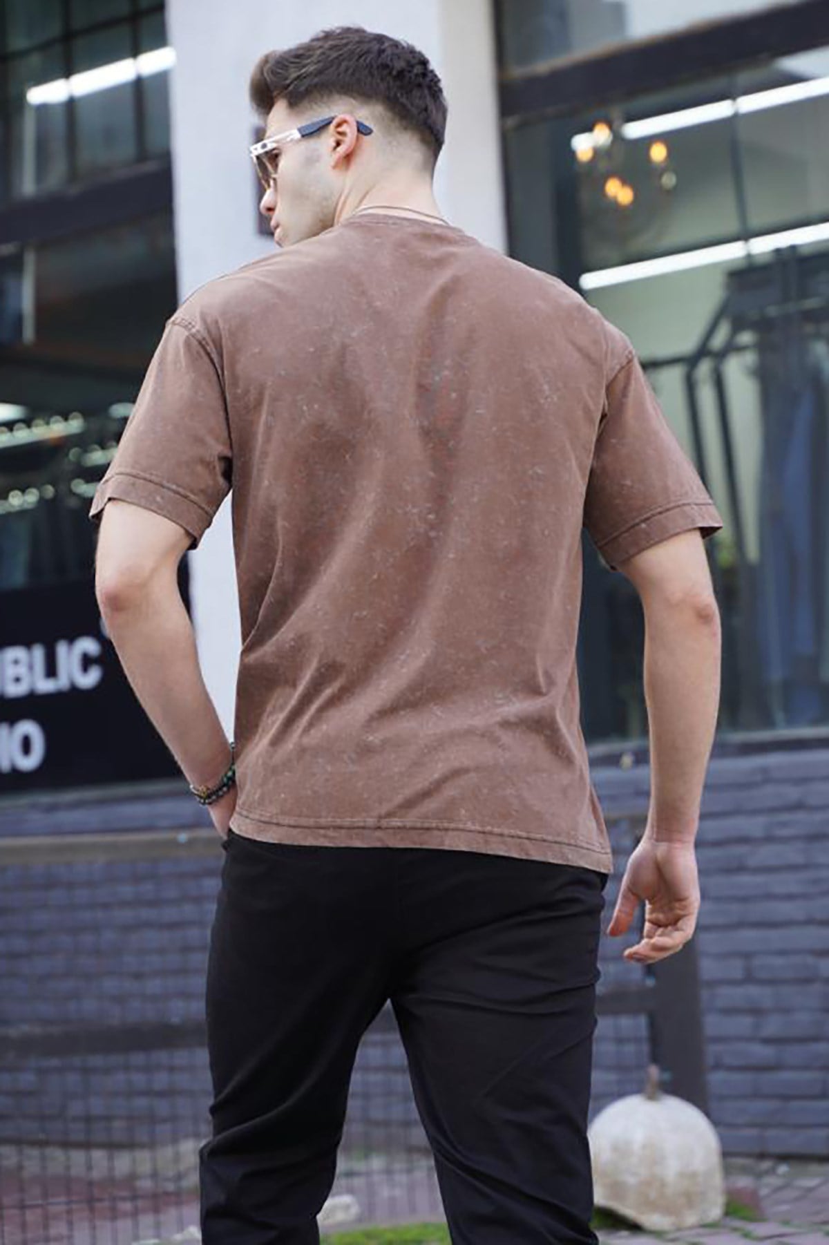Erkek Baskılı Oversize Kahverengi Tişört