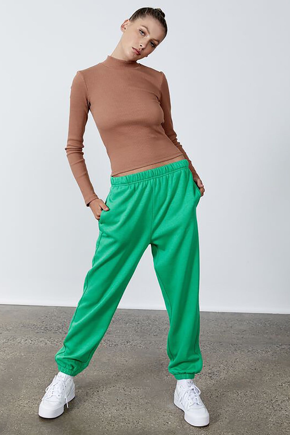 Kadın Yeşil Beli Lastikli Oversize Eşofman Altı MG1235