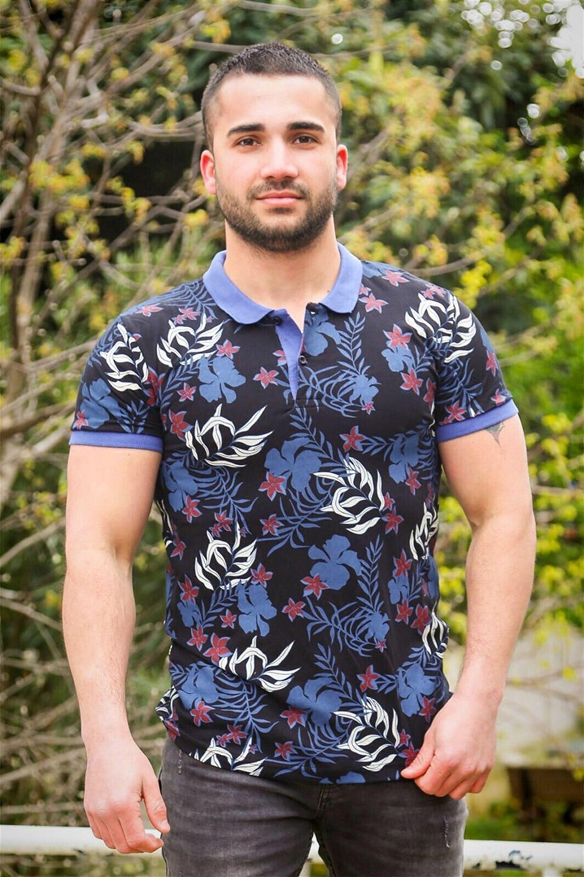 Madmext Polo Yaka Çiçek Desenli Lacivert Tişört 19LY68