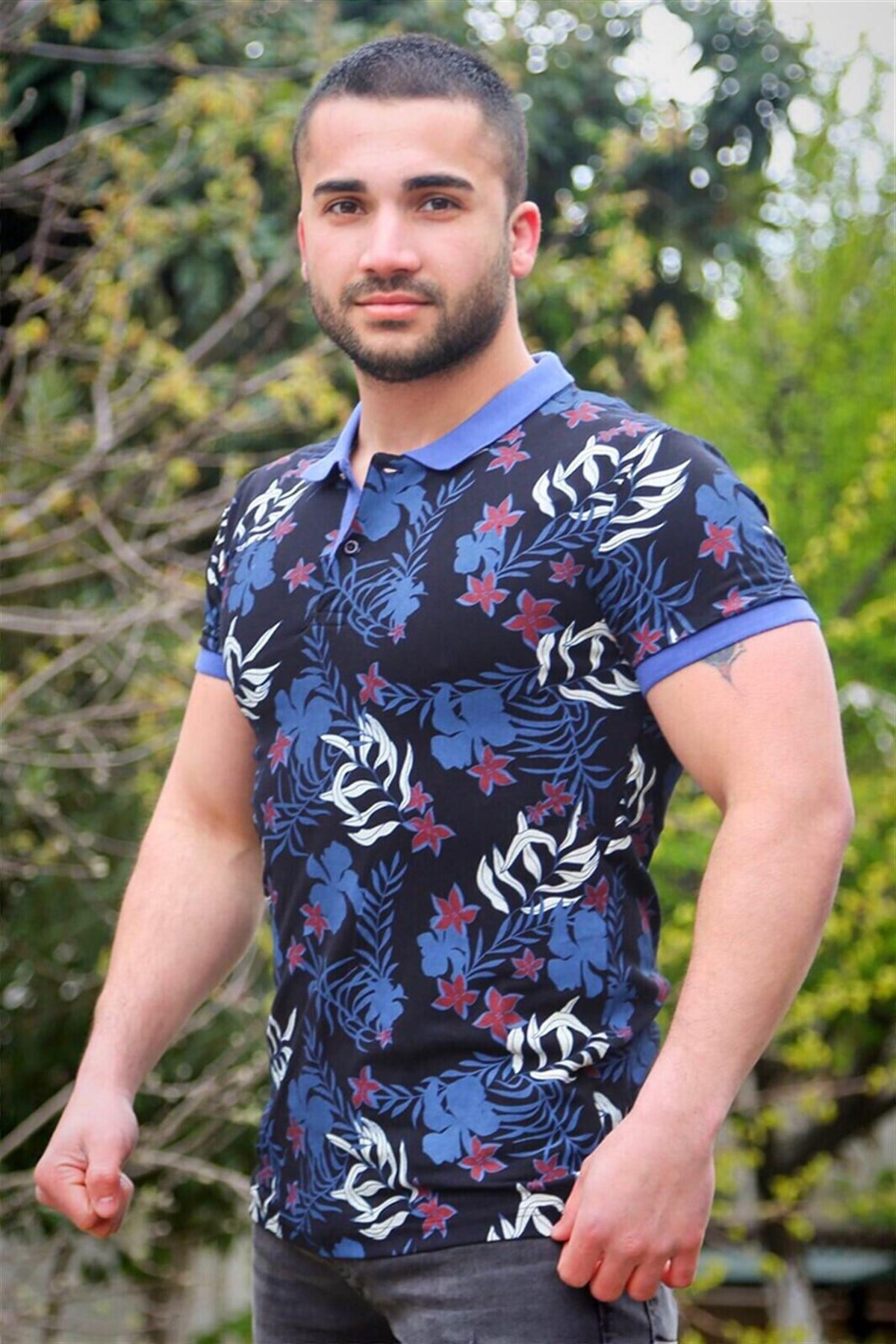 Madmext Polo Yaka Çiçek Desenli Lacivert Tişört 19LY68