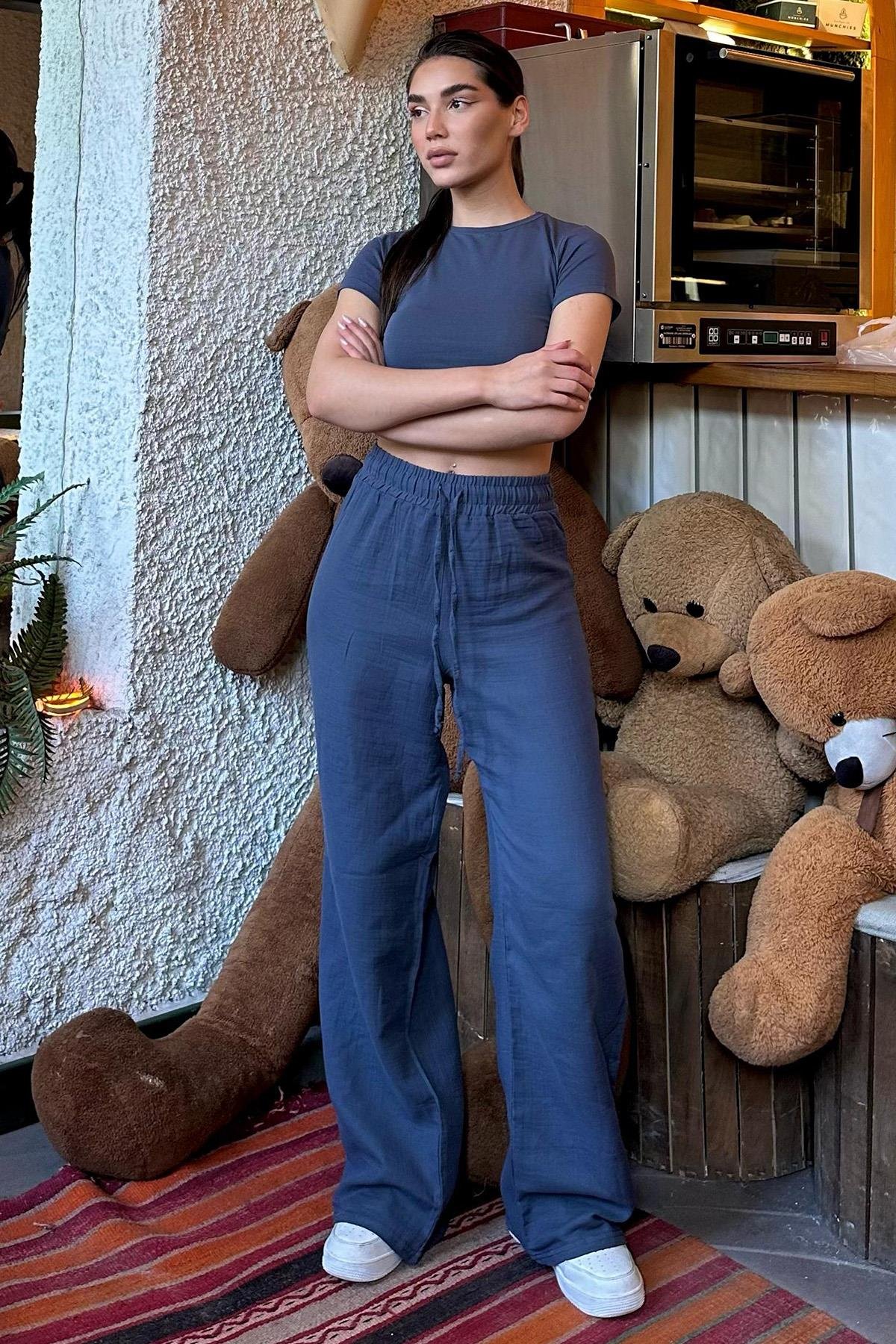 Koyu Mavi Bol Paça Müslin Kadın Pantolon -Madmext