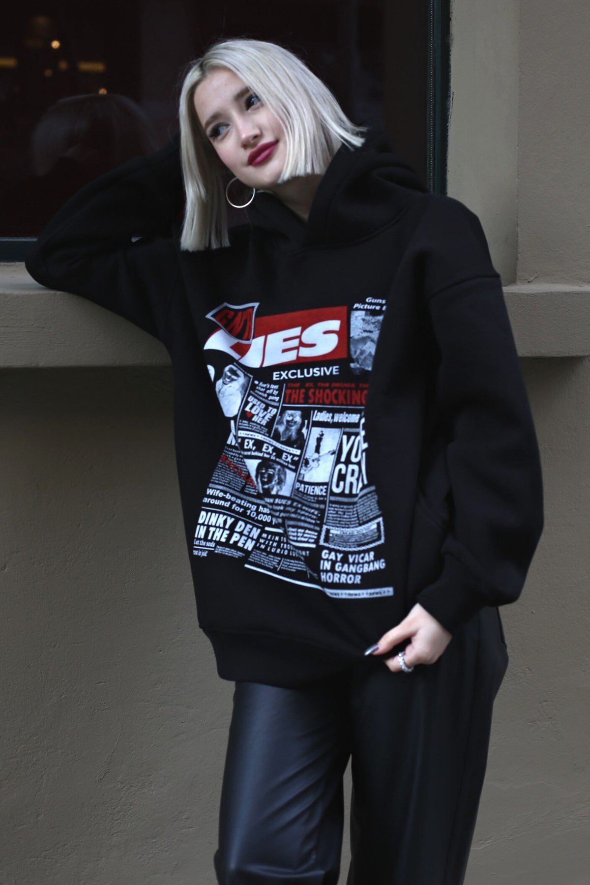 Siyah Baskılı Oversize Kapüşonlu  Kadın Sweatshirt MG1581