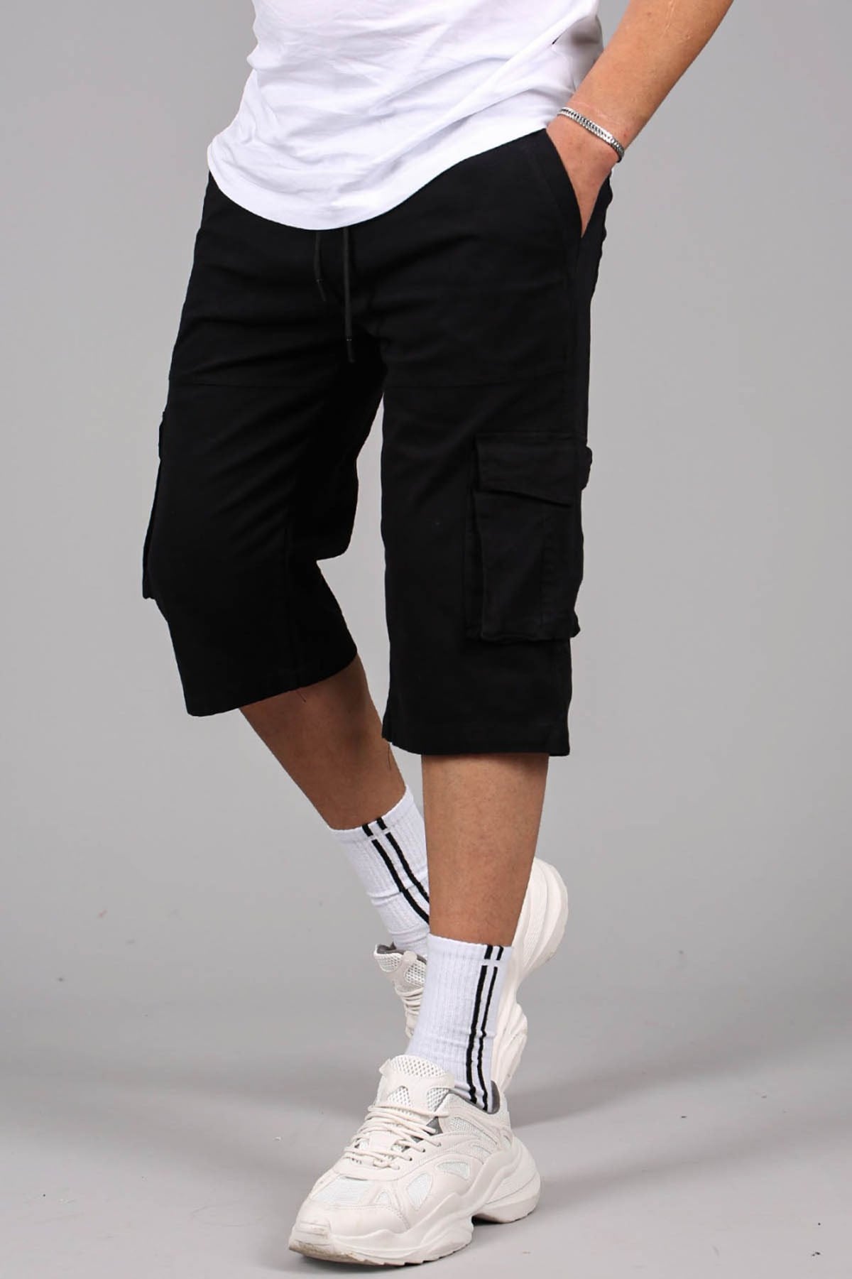 Men Black Capri Shorts 5754