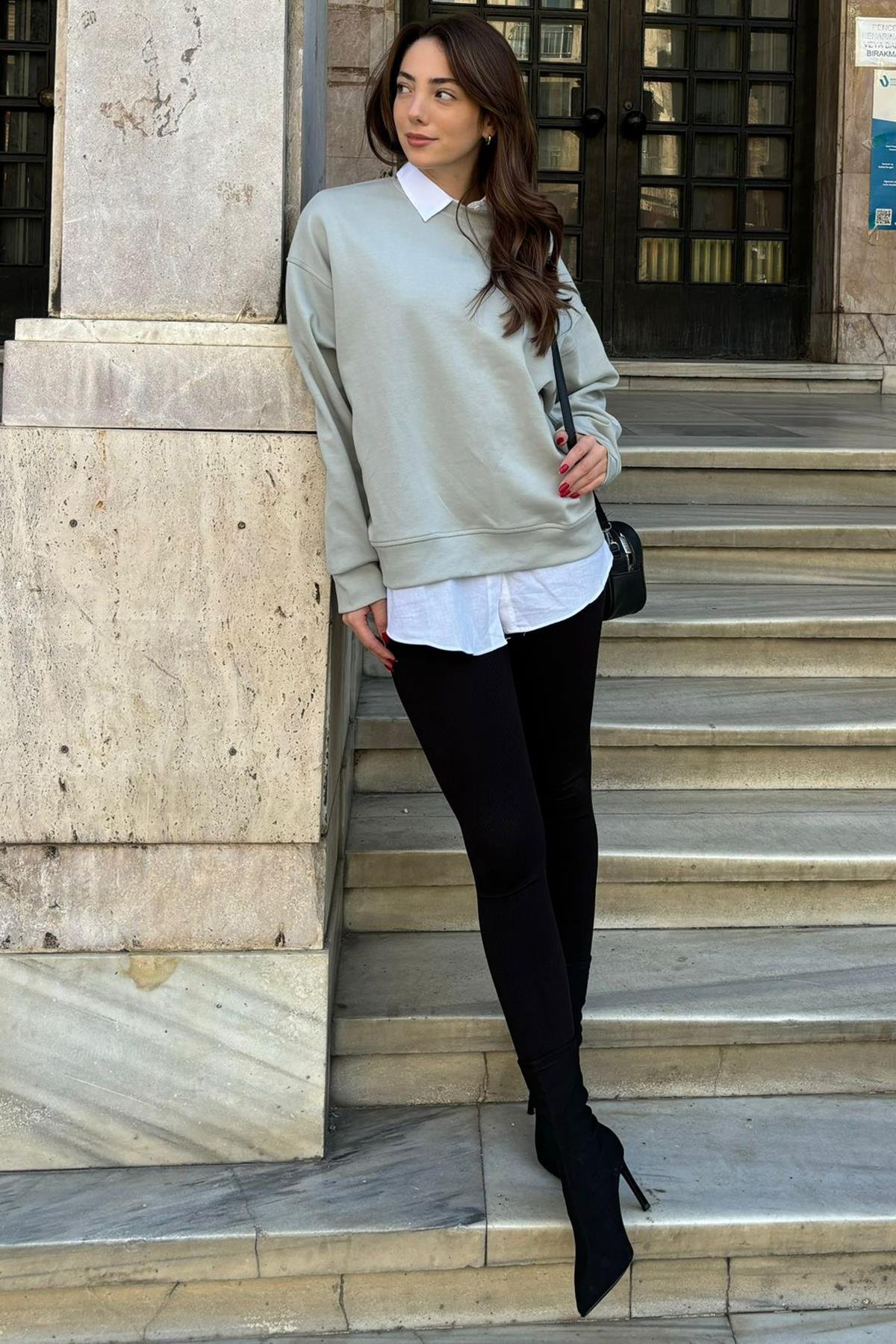 Sweatshirt