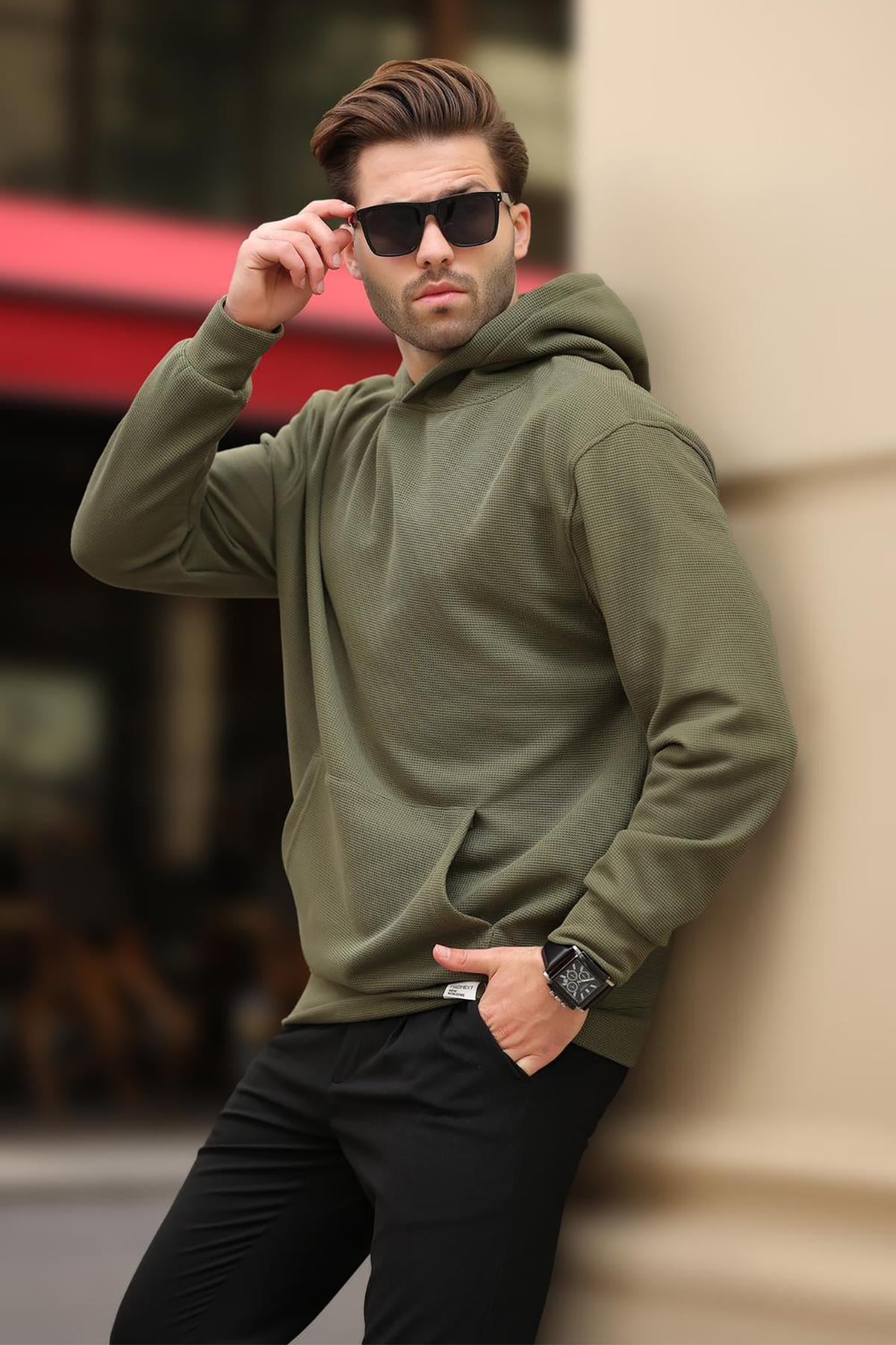 Sweatshirt