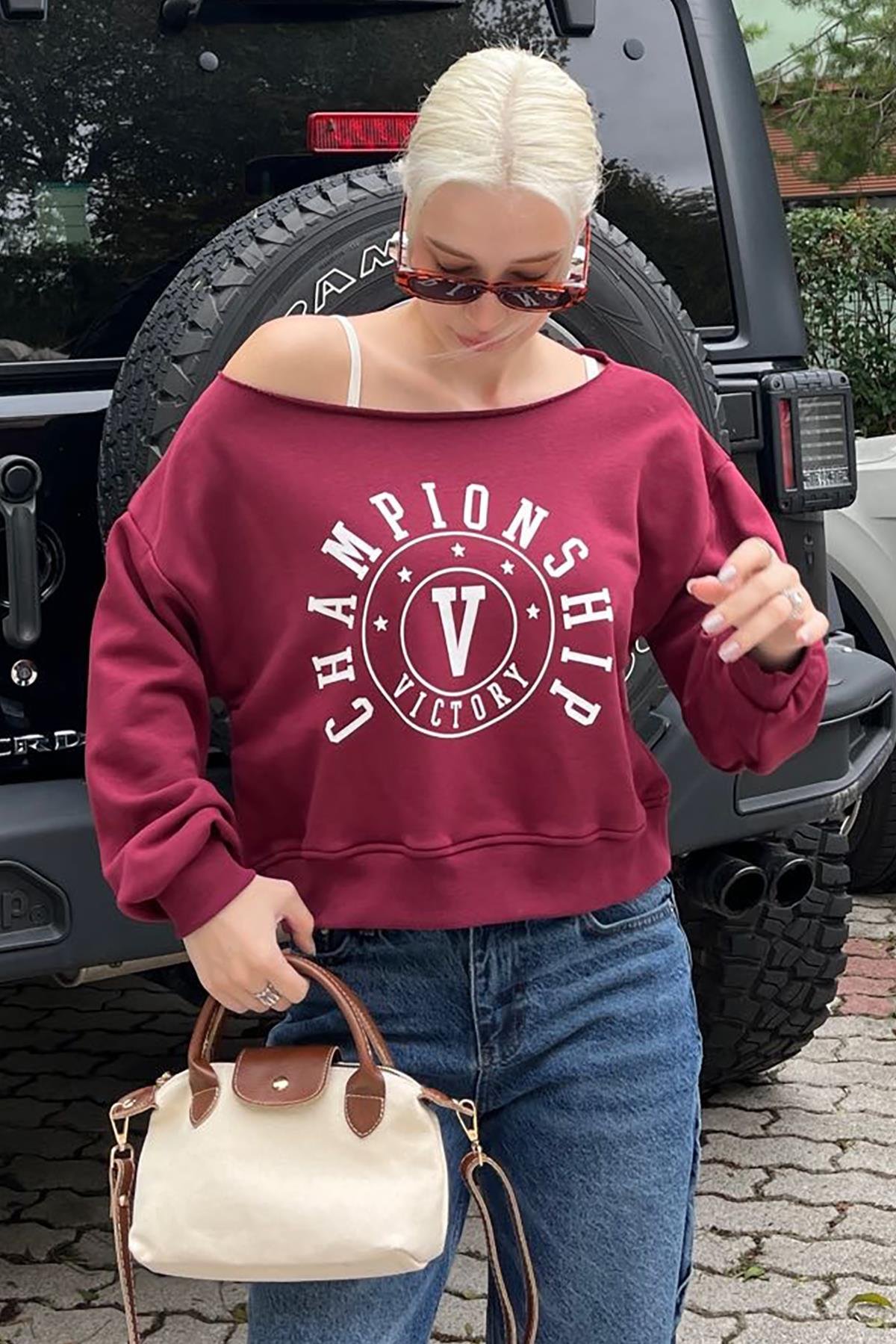 Sweatshirt