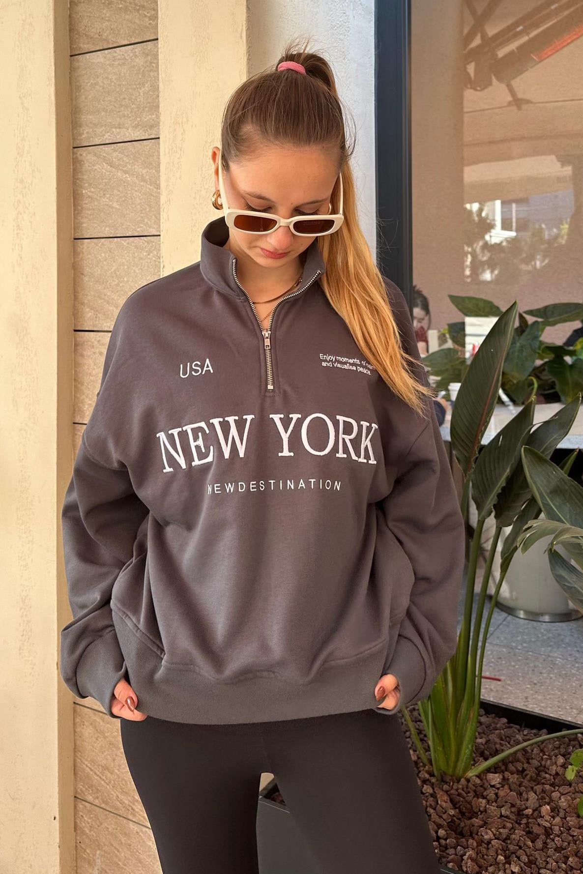 Sweatshirt