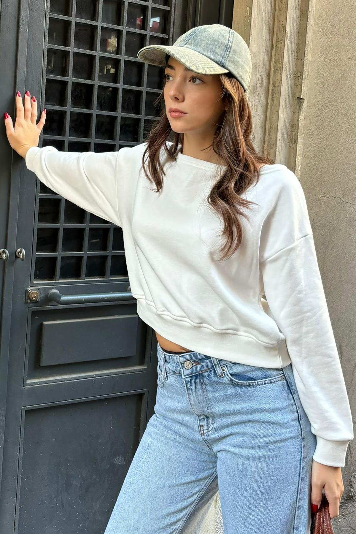 Sweatshirt