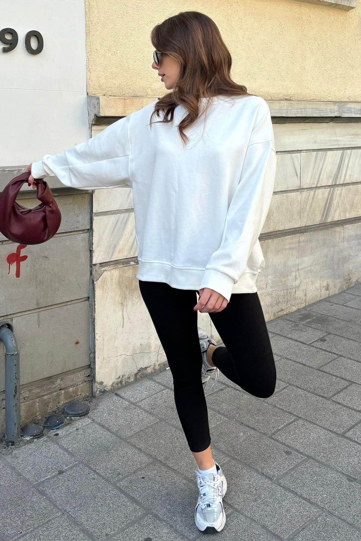 Sweatshirt